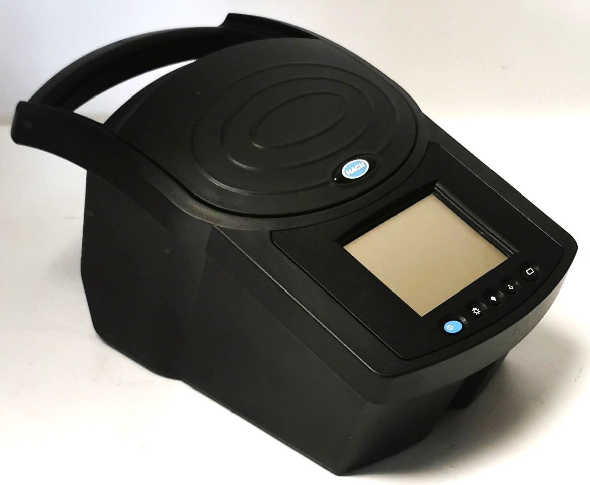 Used Hach DR/2400 Portable Spectrophotometer (400 to 880nm)