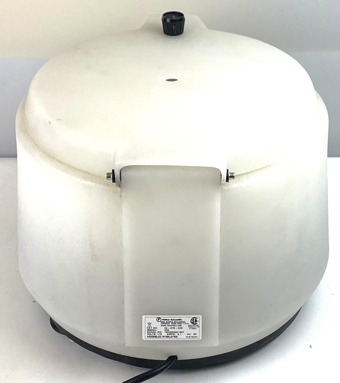 Used Fisher Centrific 228 Centrifuge with Fixed-Angle Rotor (6 x 15mL)