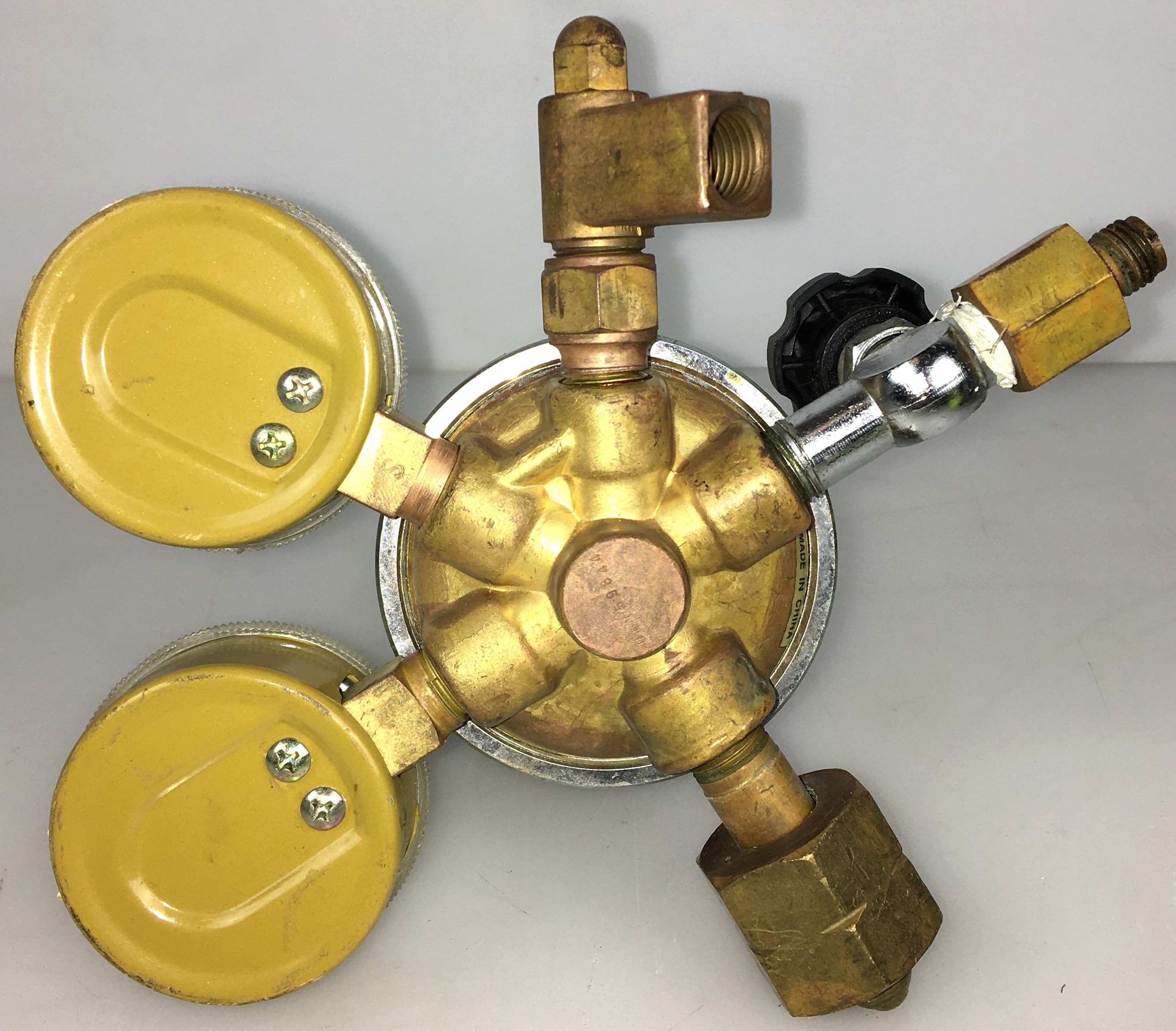 Used Fisherbrand 10-575-115 Brass Pressure Regulator (CGA 350)