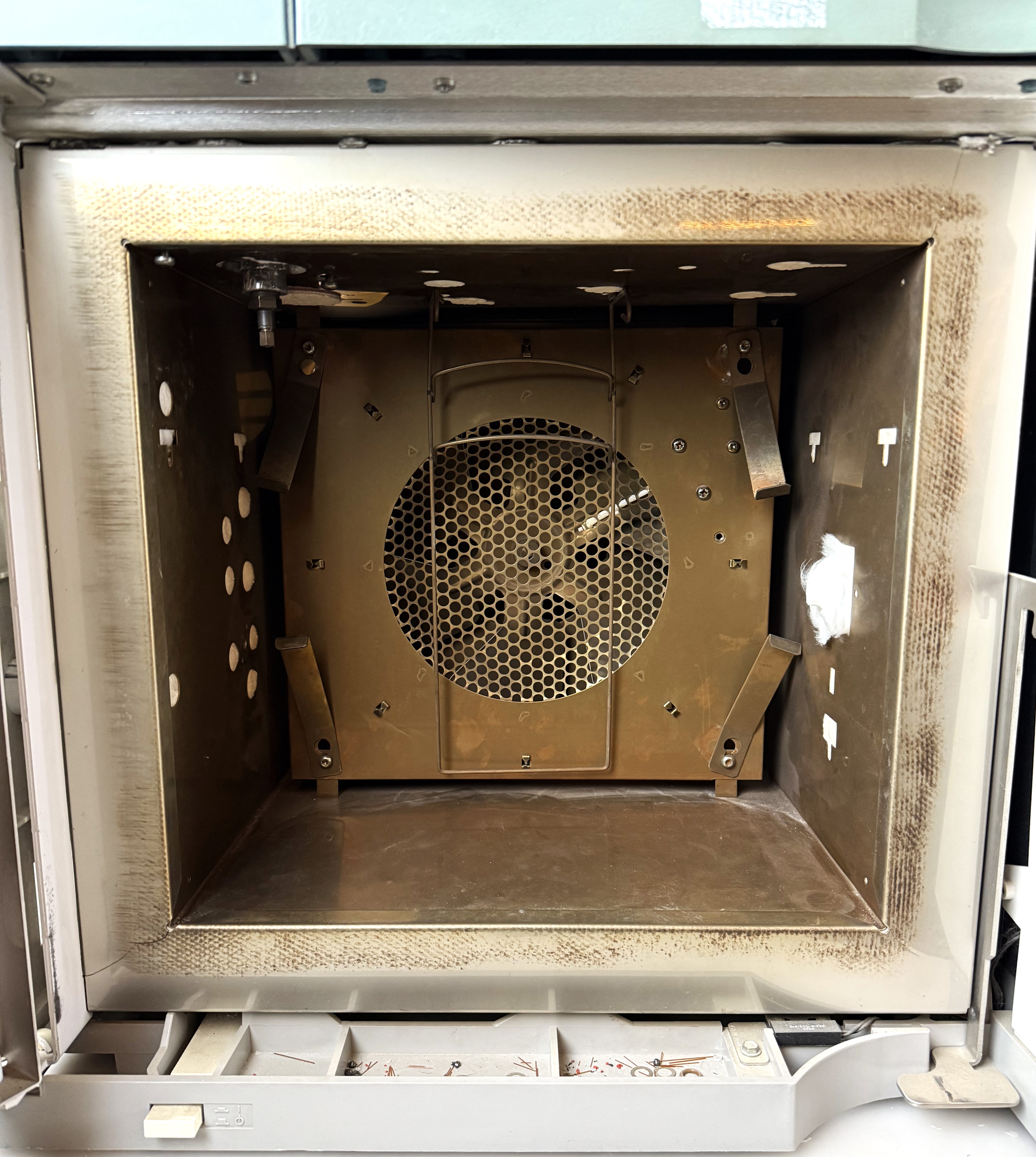 As is Agilent 6890A Plus (G1530A) Gas Chromatograph