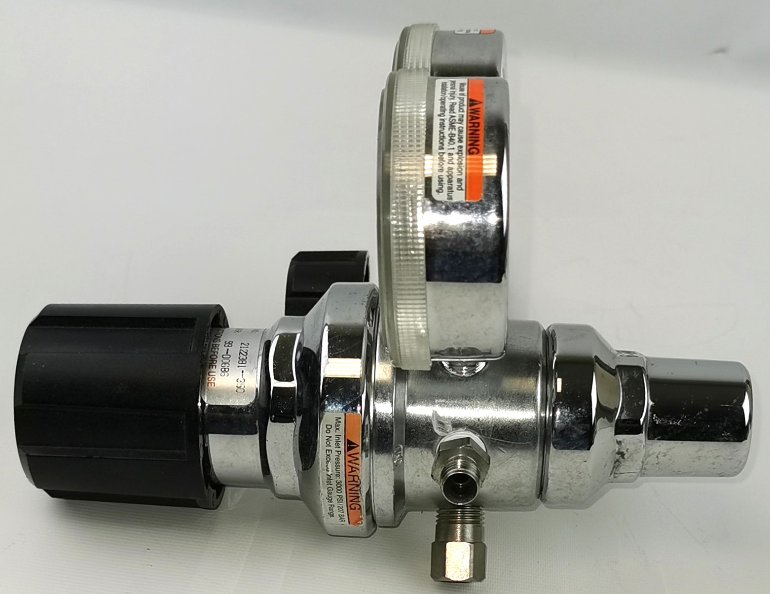 Used Liquid Air 2122381-350 Stainless-Steel Air Regulator (CGA 350)