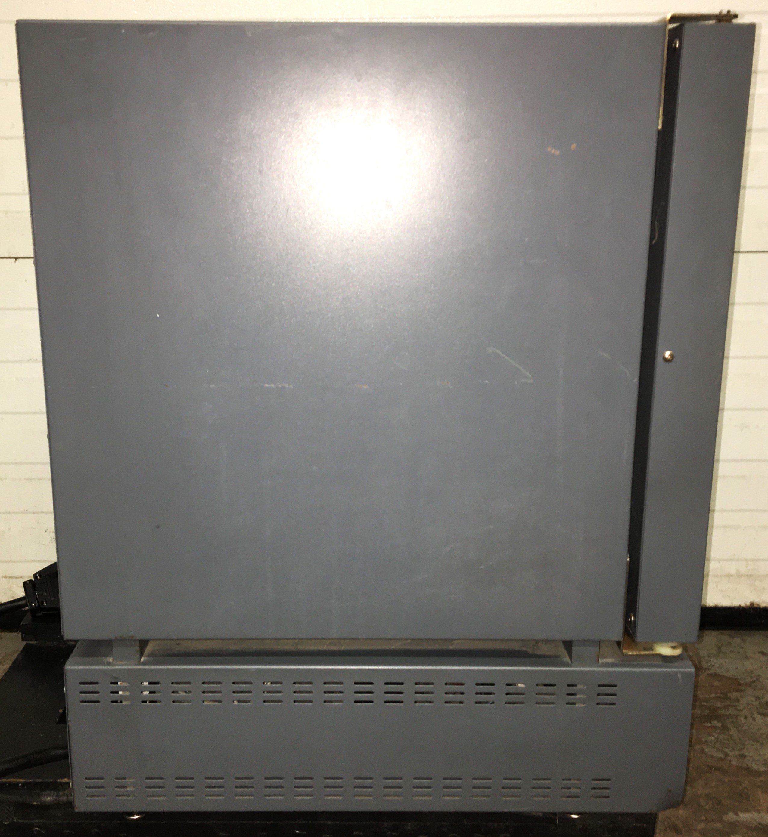 Used Thermolyne F30438CM Muffle Furnace (1.6 Cu-Ft)