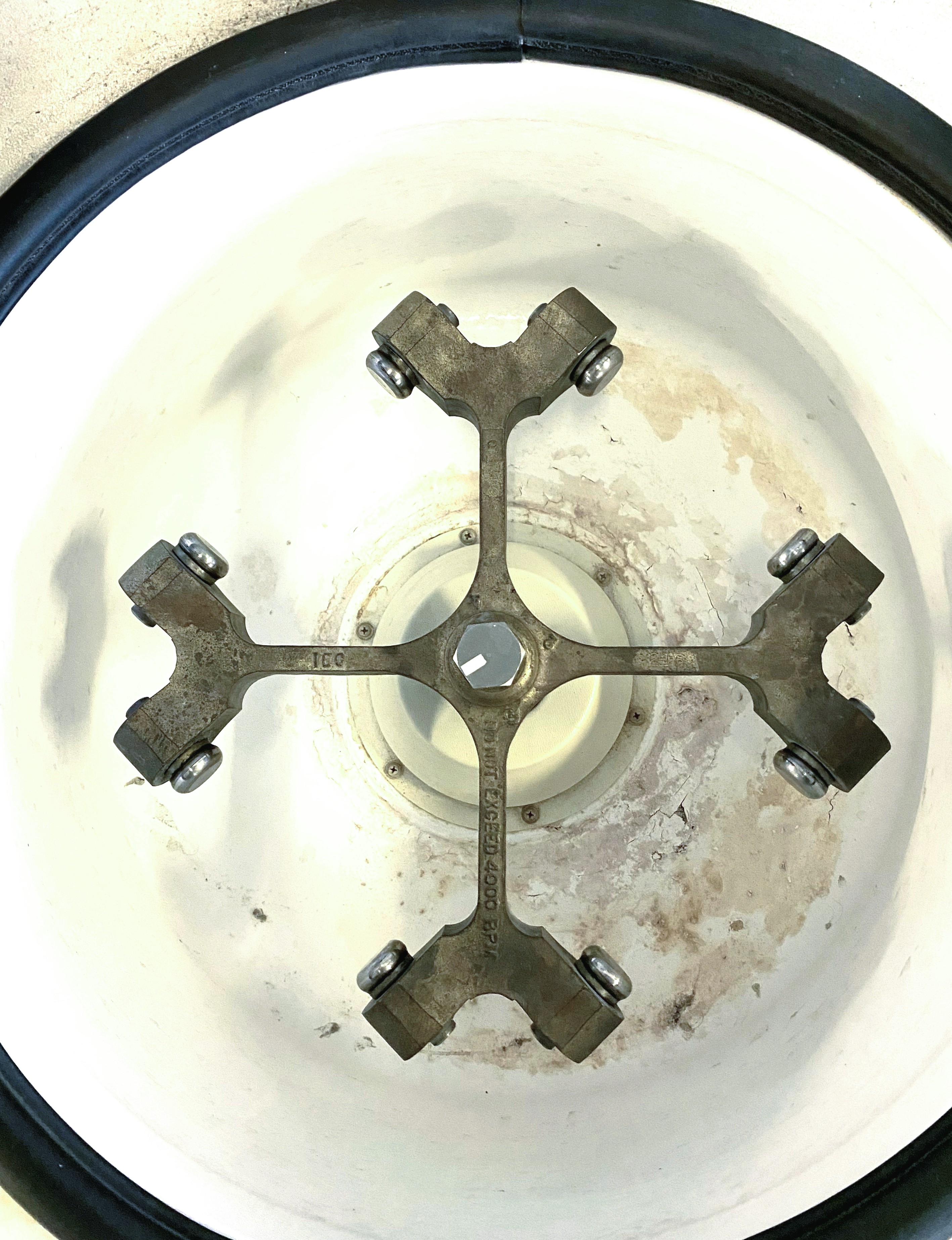 Used Thermo IEC Centra GP8 Centrifuge with 216 Swing-Out Rotor (4 x 750mL)