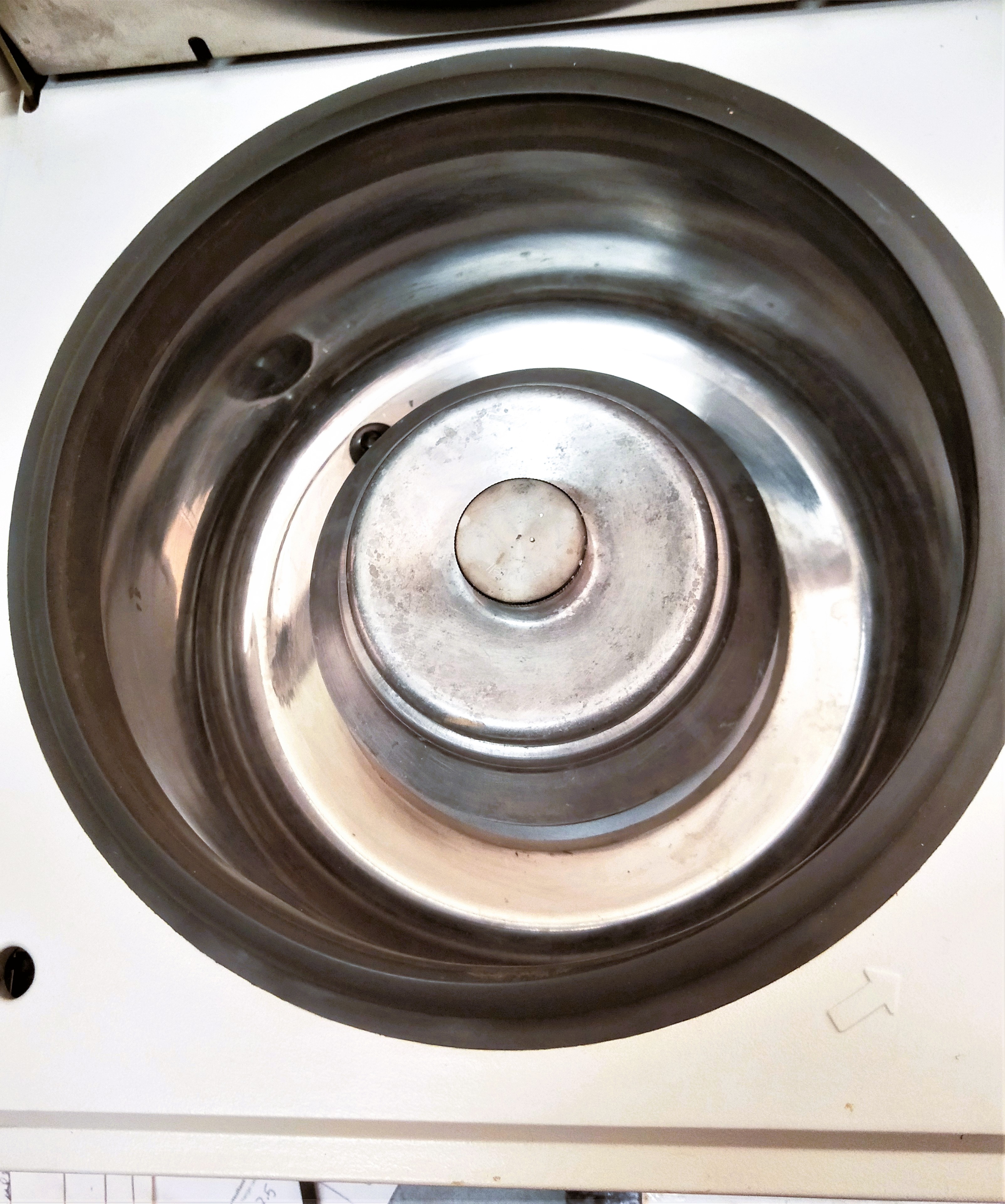 Used Eppendorf 5402 Refrigerated Microcentrifuge with FA-45-18-11 Rotor (18 x 1.5/2mL)