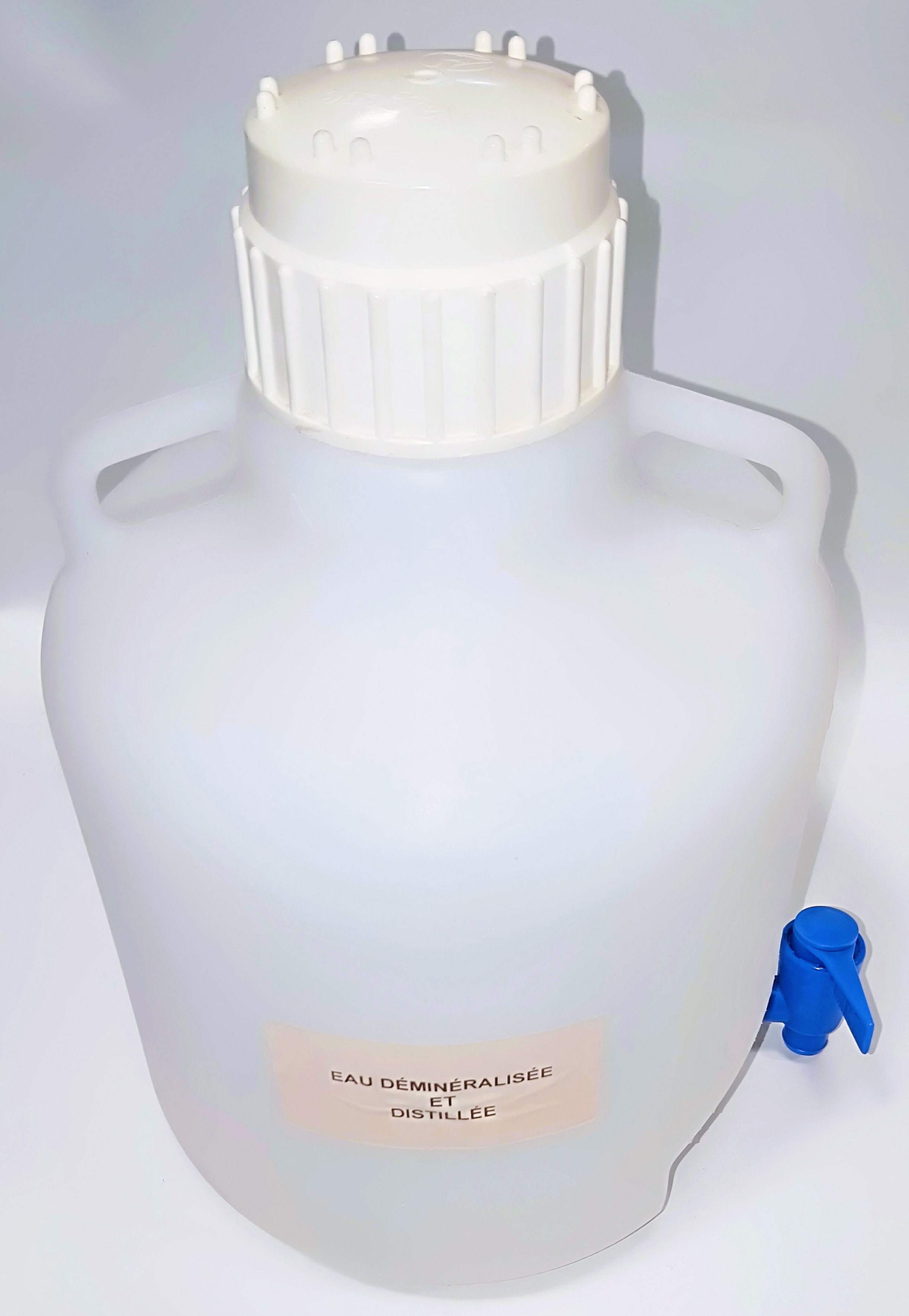 Used Nalgene 2319-0020 Round 10L Carboy with Spigot