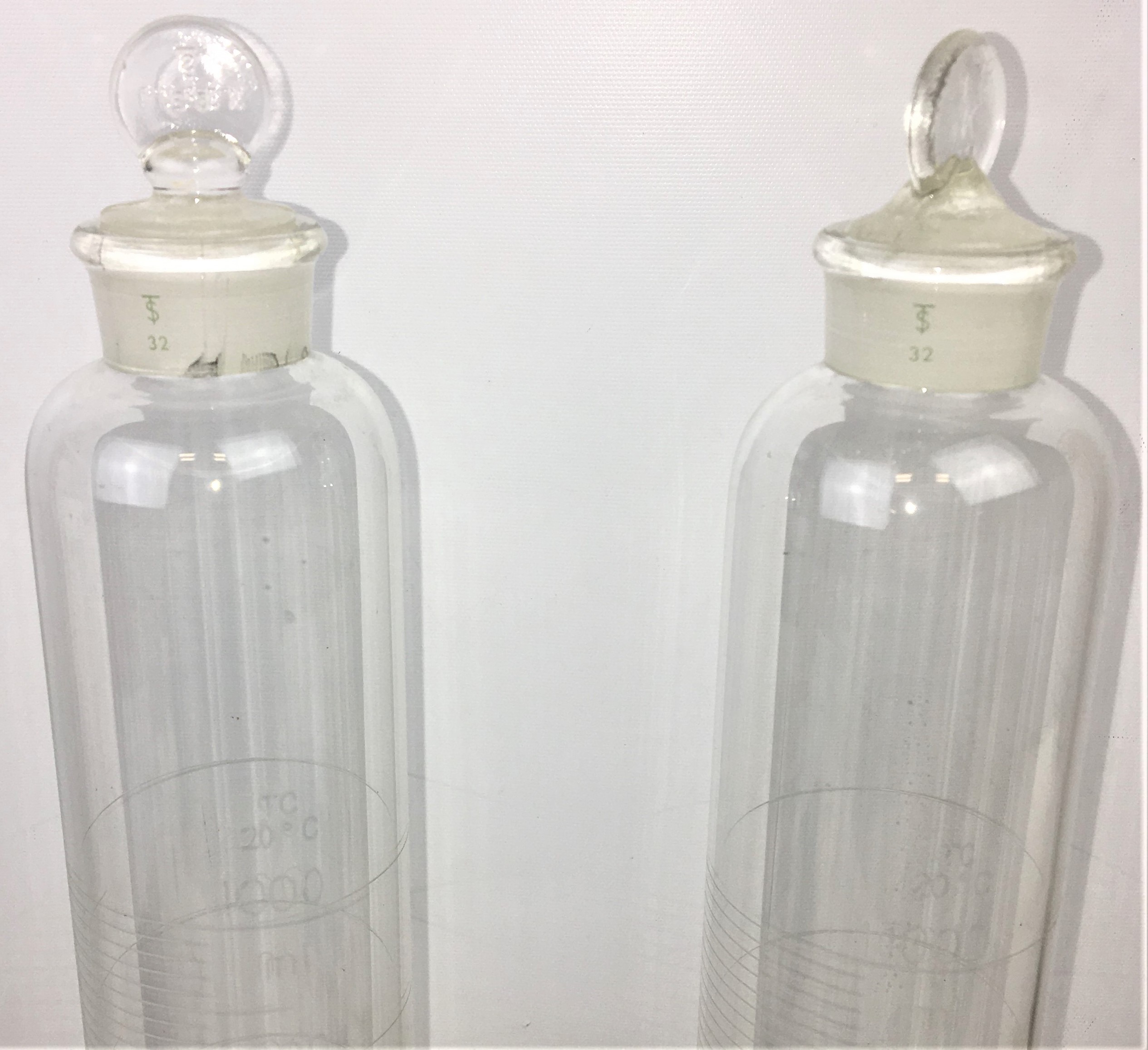 Used Corning PYREX 2982-1L (Exax) Single Metric Scale Mixing Cylinder, Class B - 1000mL