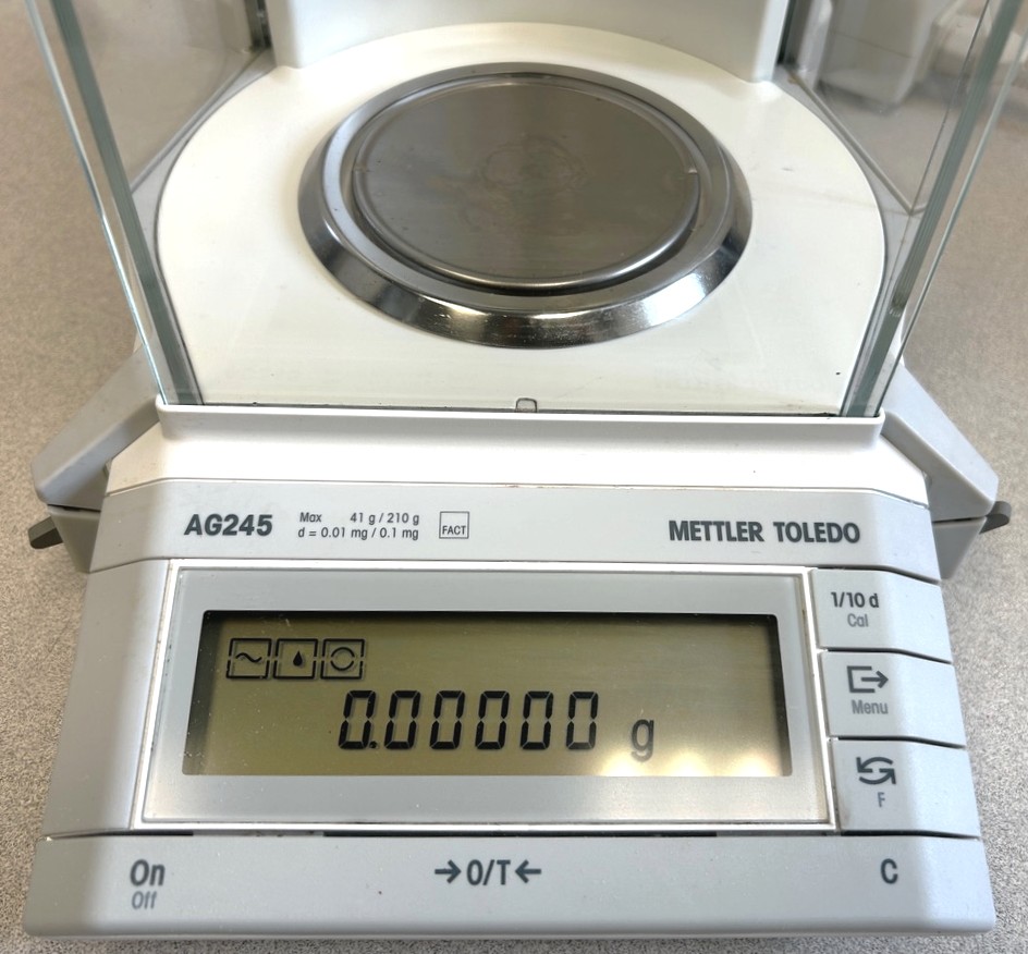 Used Mettler Toledo AG245 Delta-Range Balance (41g x 0.1mg / 210g x 1mg)