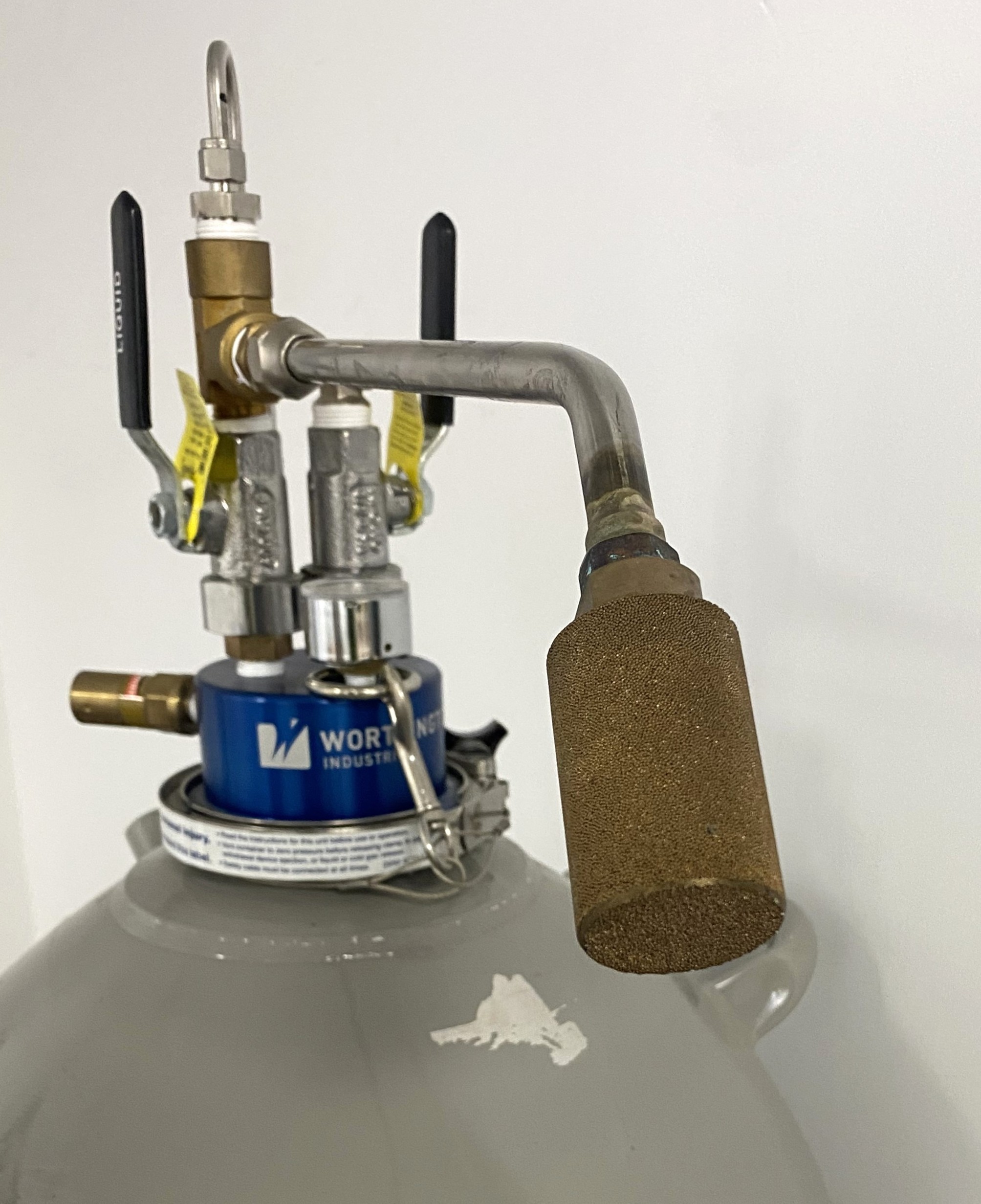Used Worthington Industries LD35 liquid nitrogen dewar / cryogenic storage tank 35L