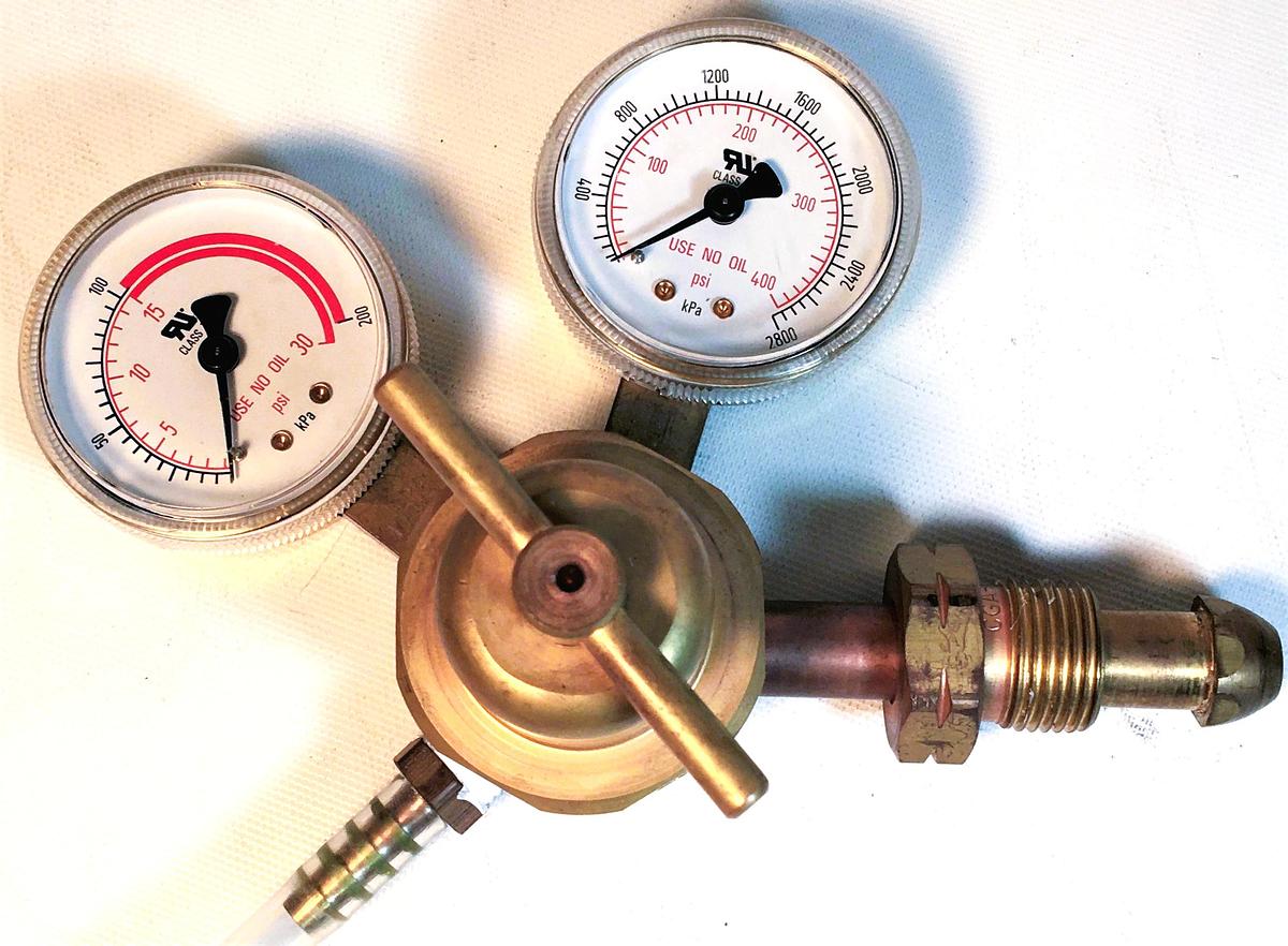 Used Smith H1945E-510 Acetylene Regulator (CGA 510)