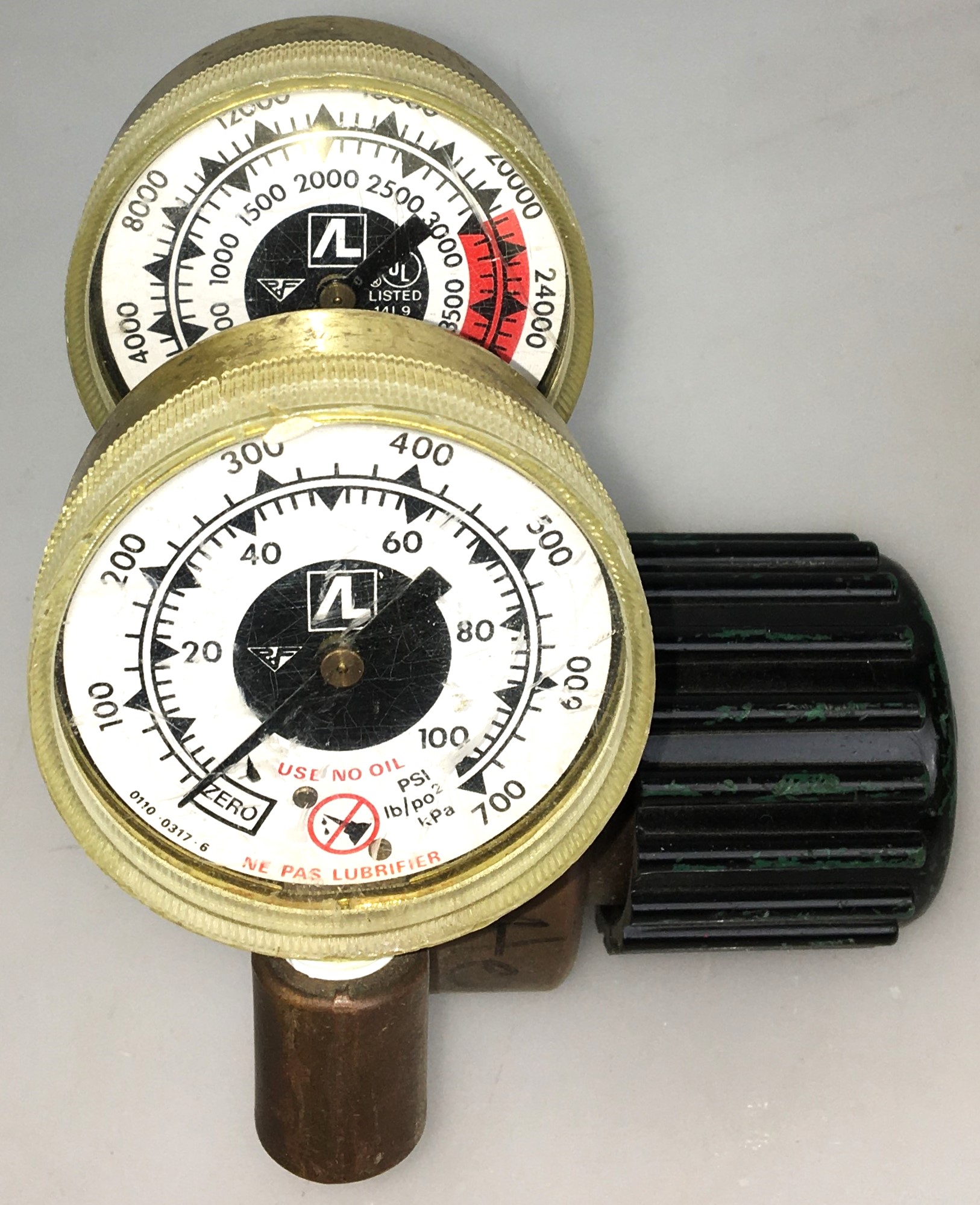 Used Liquid Air 141-N2-B98 Brass Nitrogen Regulator - CGA 580