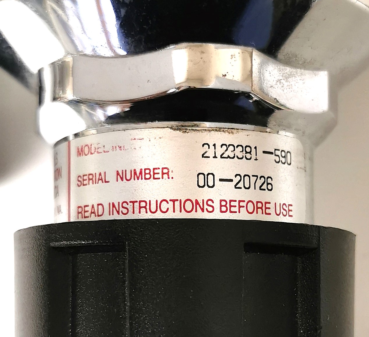 Used Liquid Air 2123381-590 Stainless-Steel Air Regulator (CGA 590)