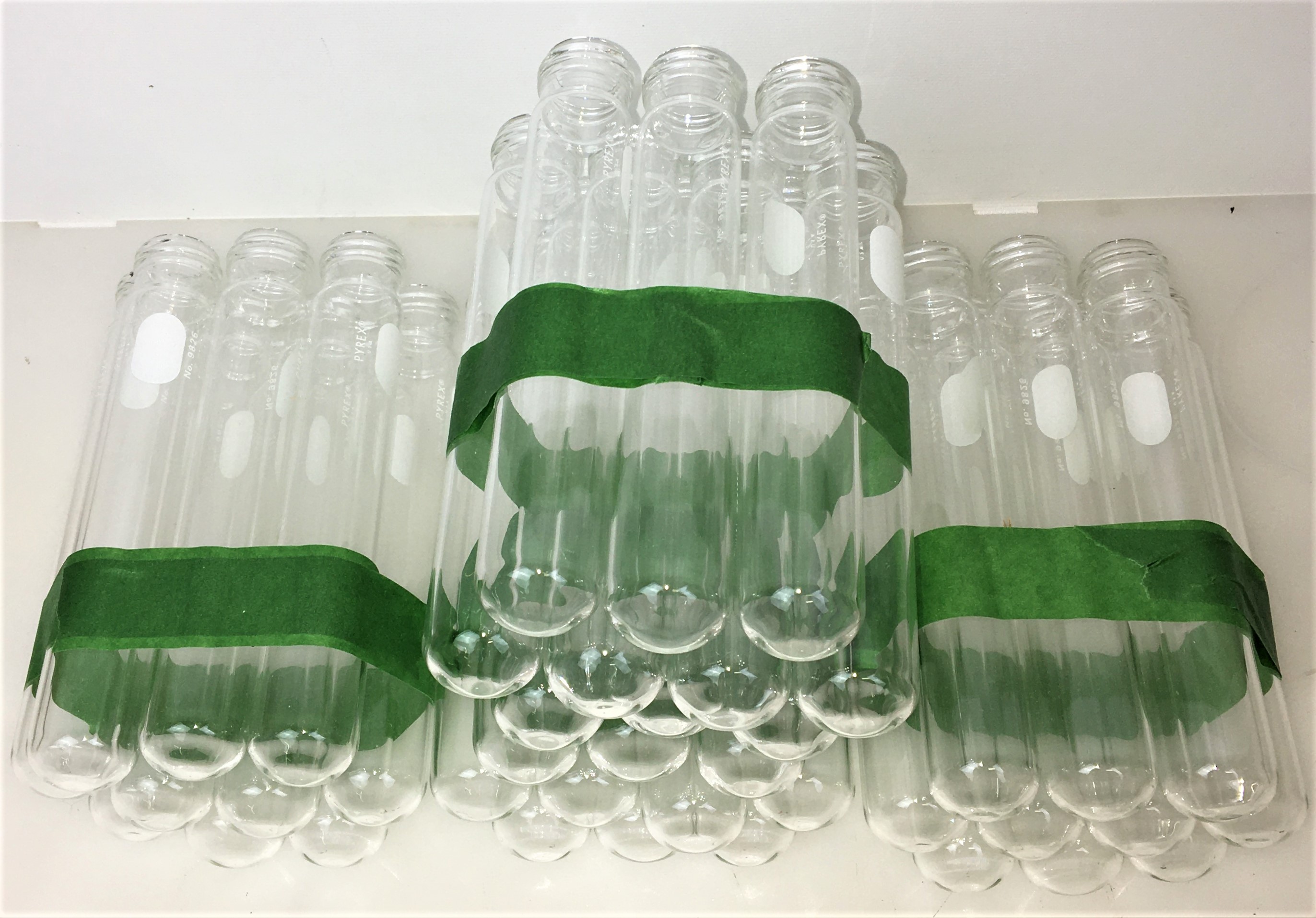 New Open Box Corning PYREX 9826-25 Tubes with Caps (Pack of 48) - 25mm x 150mm 