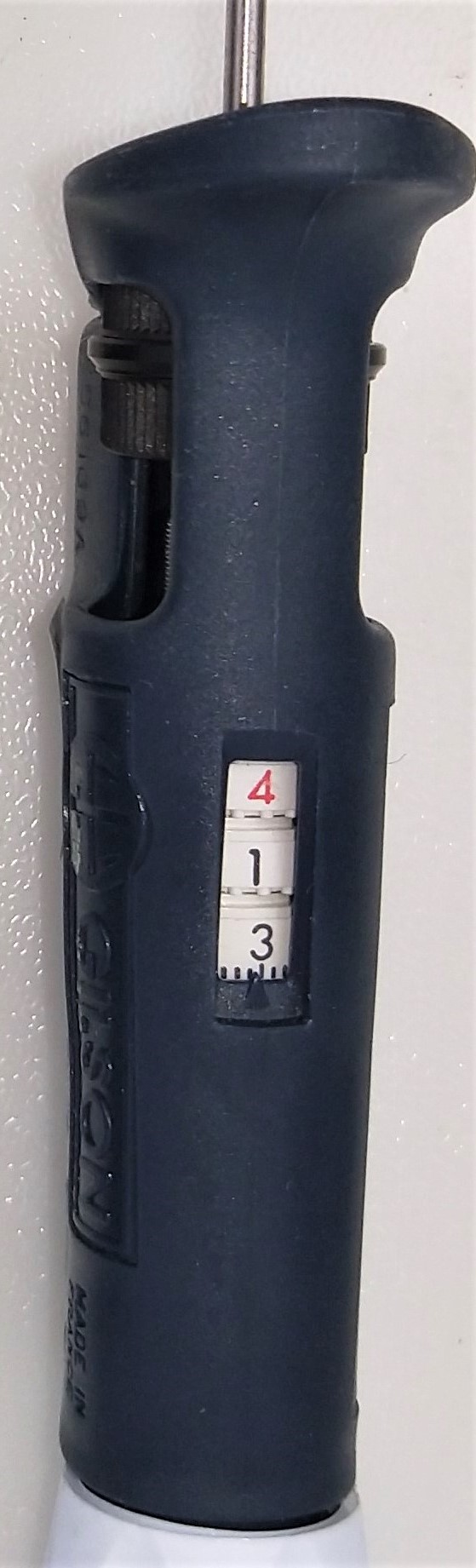 Used Gilson Pipetman Classic P5000 Pipettor (1000 to 5000 µL)