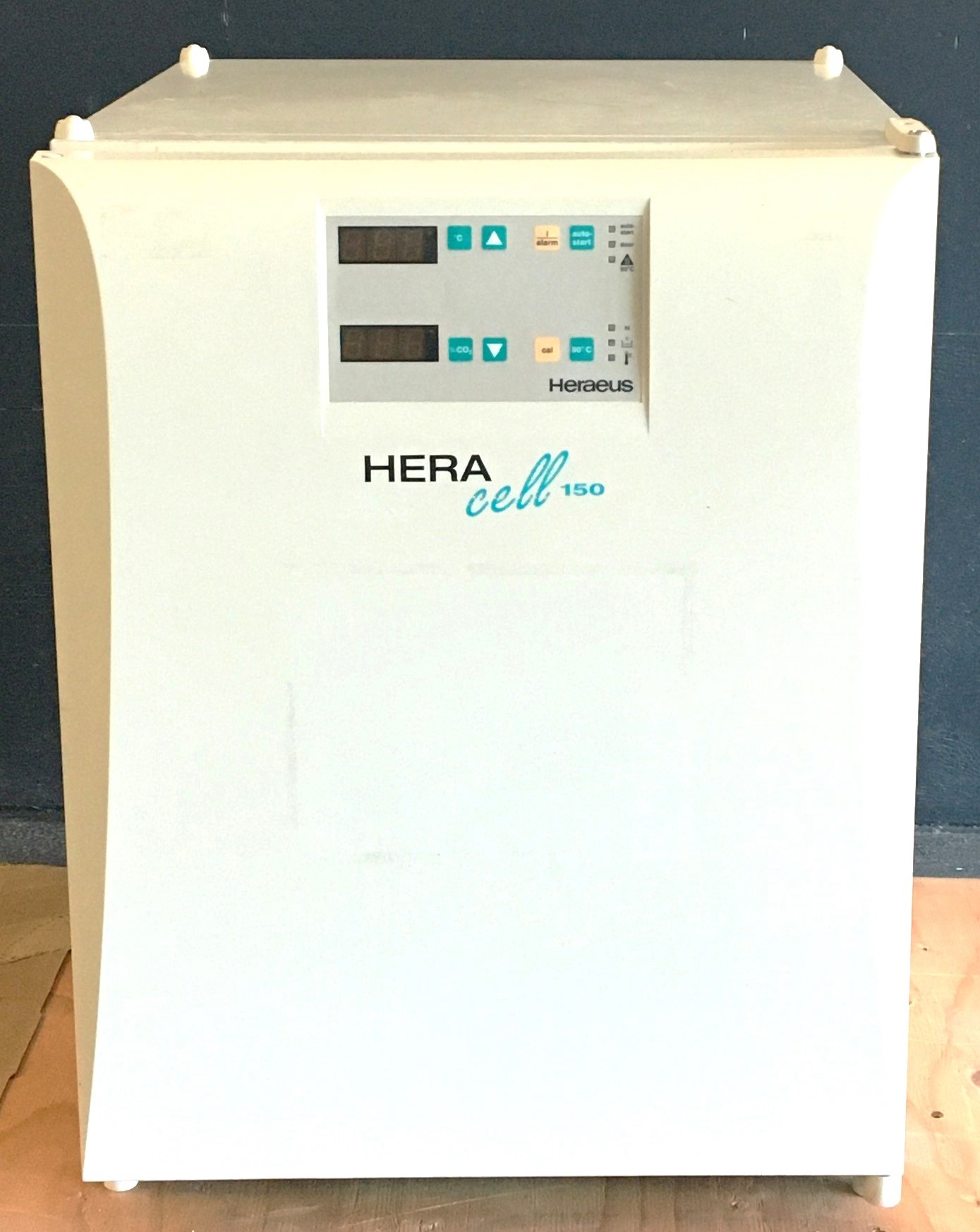 Used Heraeus HERAcell 150 CO2 Incubator (5.3 Cu-Ft)