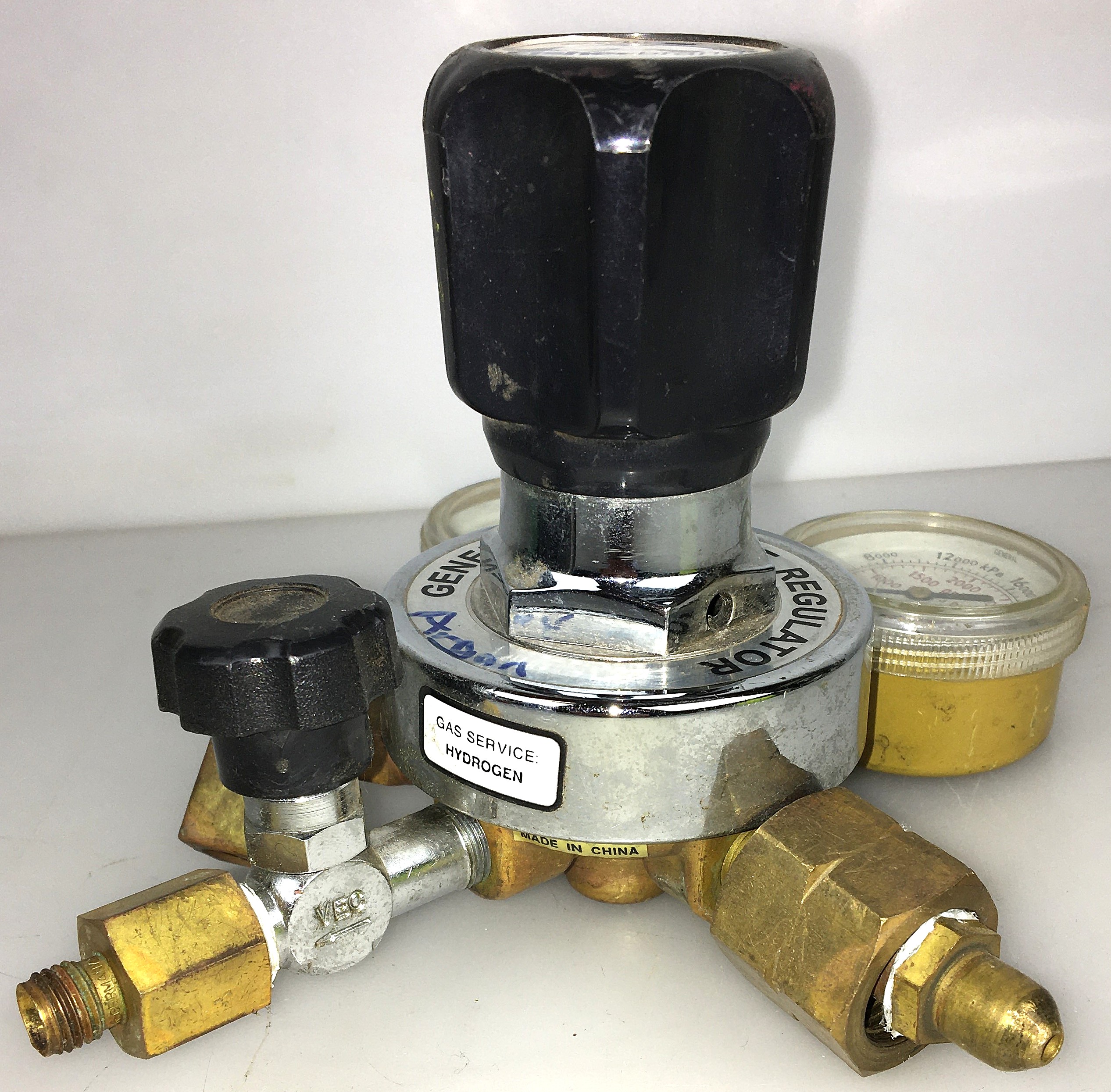 Used Fisherbrand 10-575-115 Brass Pressure Regulator (CGA 350)