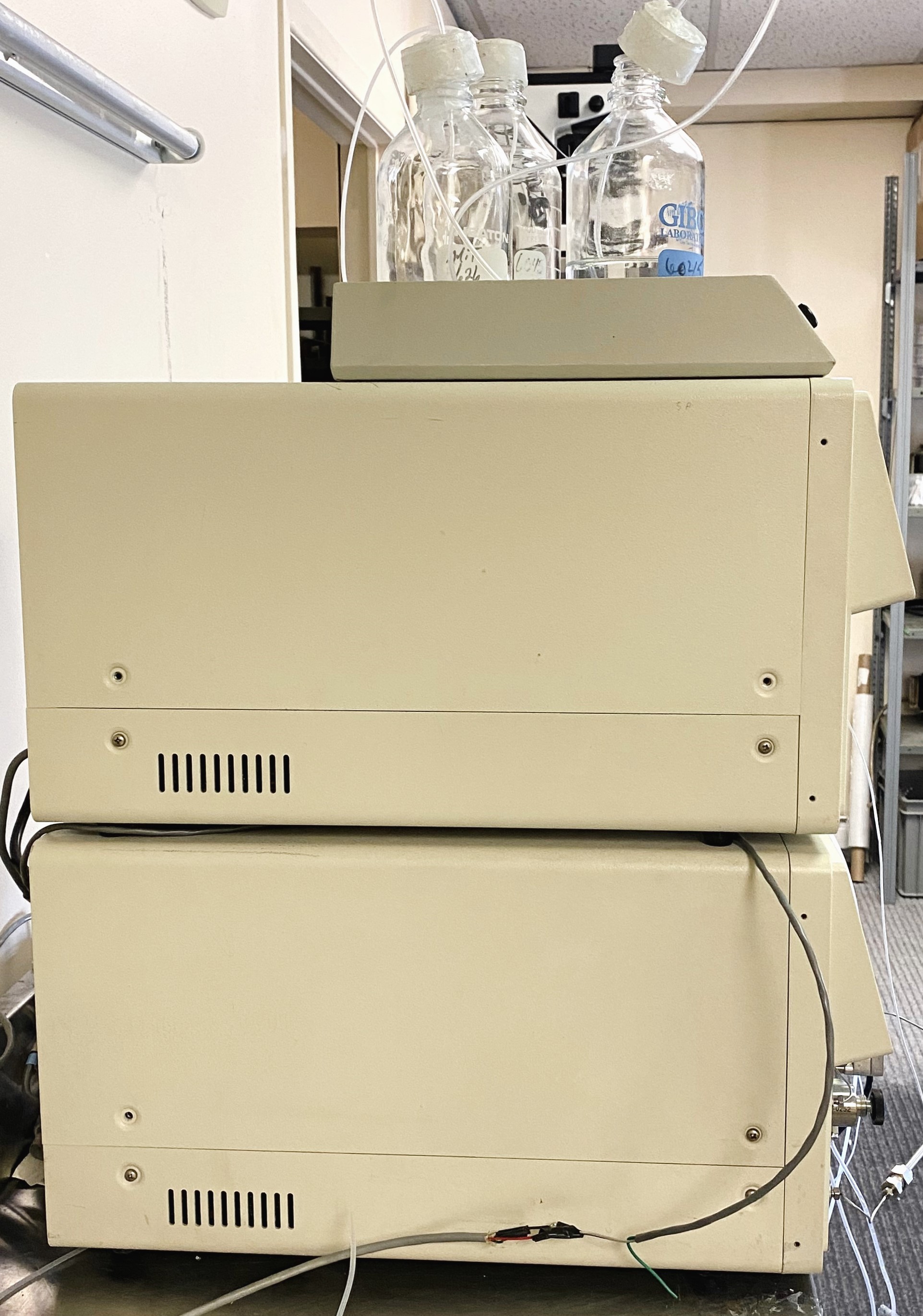 Used Varian 9000 Series UV-Visible HPLC System
