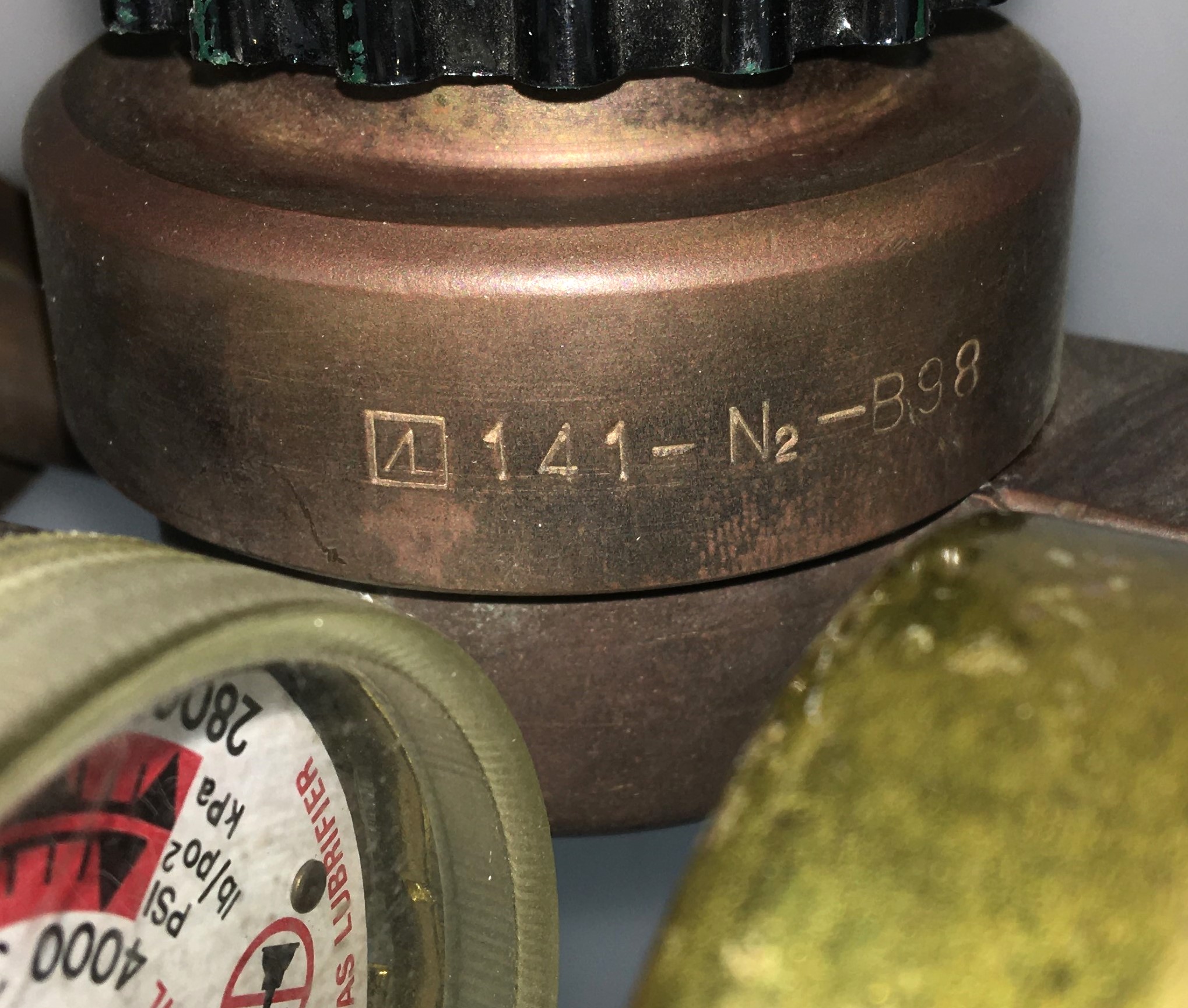 Used Liquid Air 141-N2-B98 Brass Nitrogen Regulator (CGA 580)