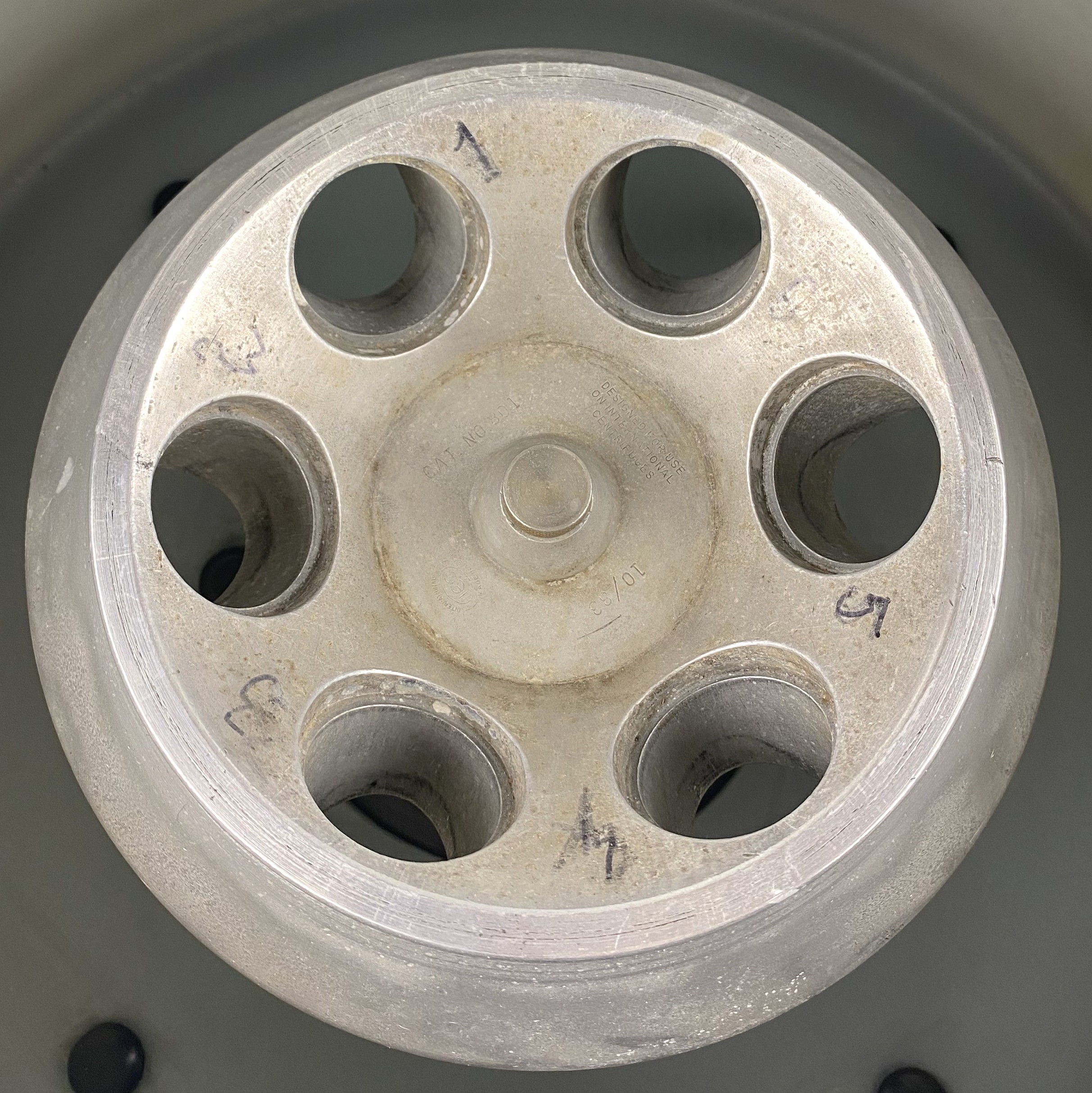 Used Fisher Centrific 225A Centrifuge with IEC 801 Fixed-Angle Rotor (6 x 50mL)