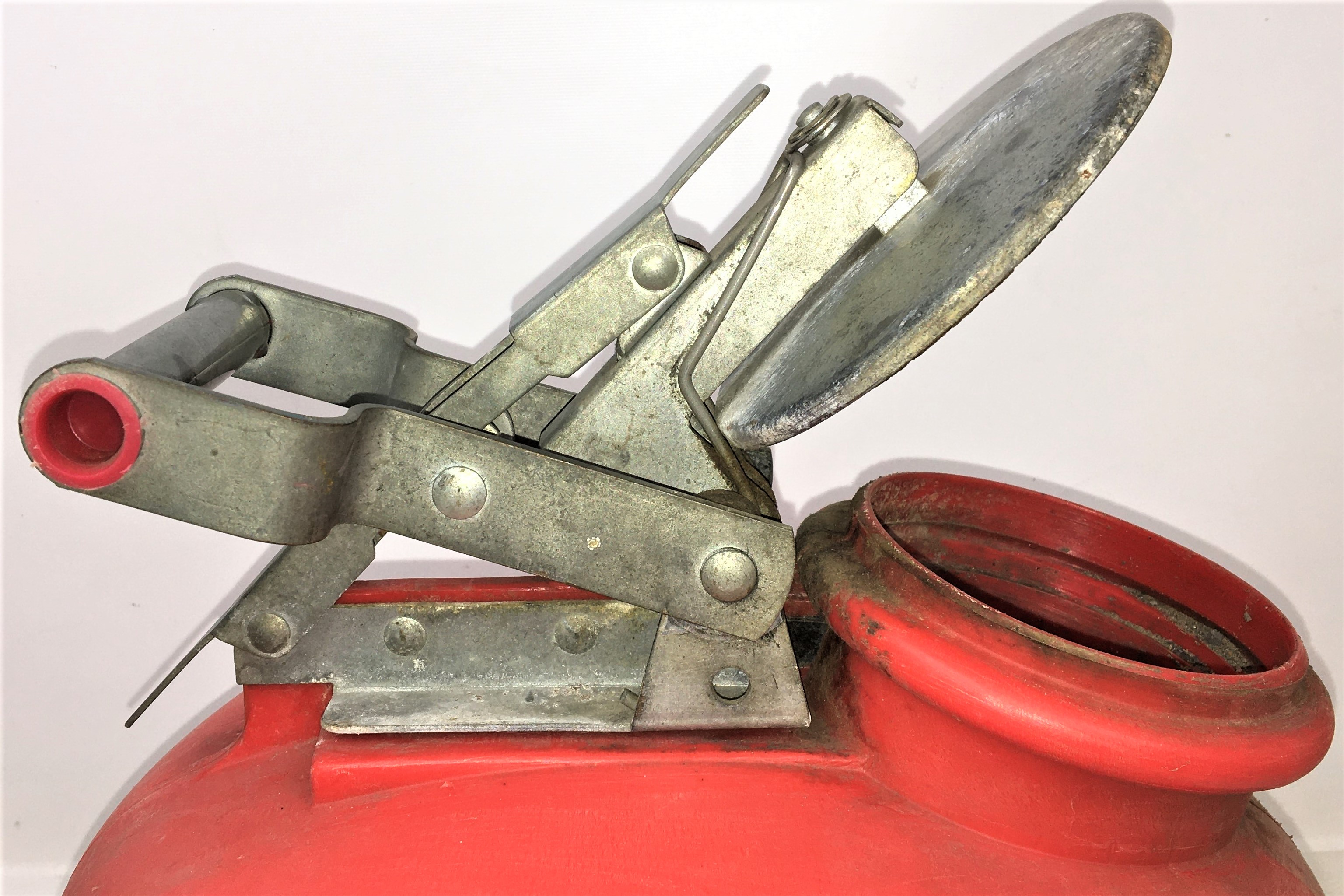 Used Justrite 12751 Safety Disposal Can - 7.5L (2 Gallon)