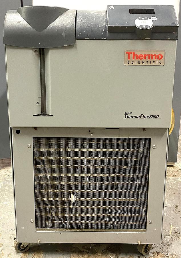 Used Thermo Neslab ThermoFlex 2500 Recirculating Chiller