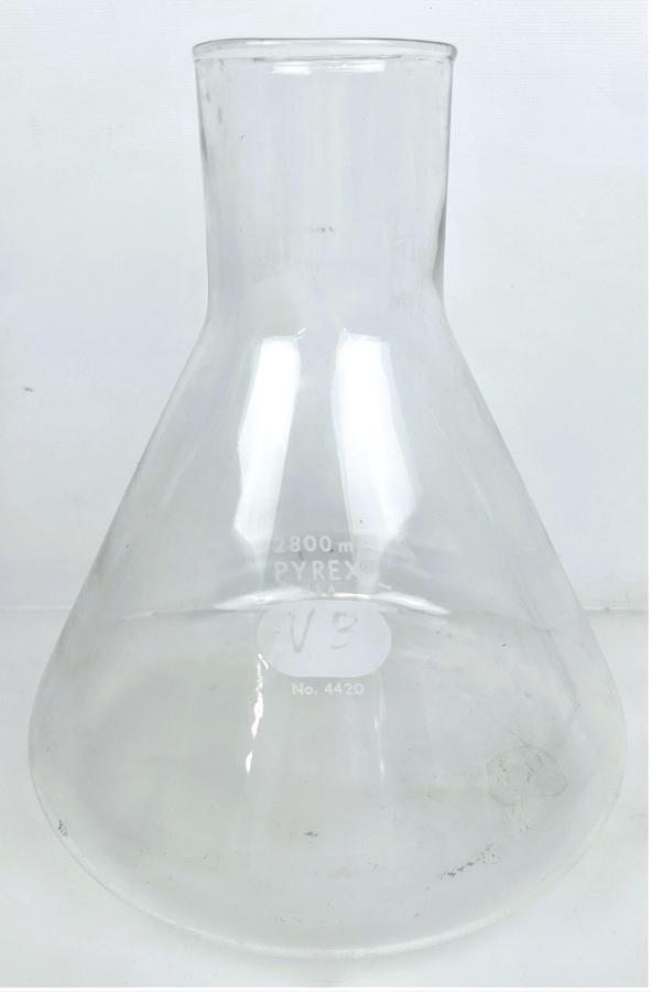 Used Corning PYREX 4420-2XL Fernbach-Style 2800mL Culture Flask
