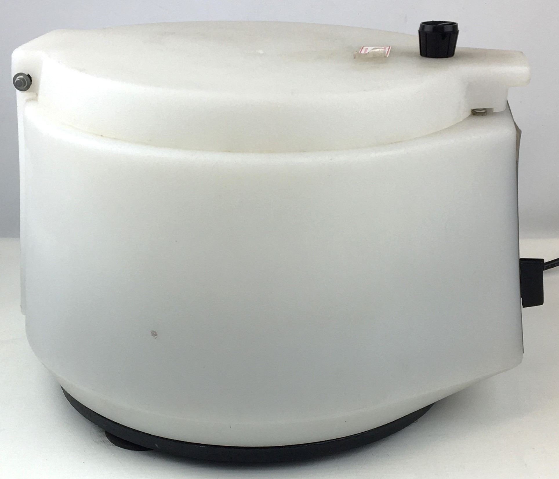 Used Fisher Centrific 228 Centrifuge with Fixed-Angle Rotor