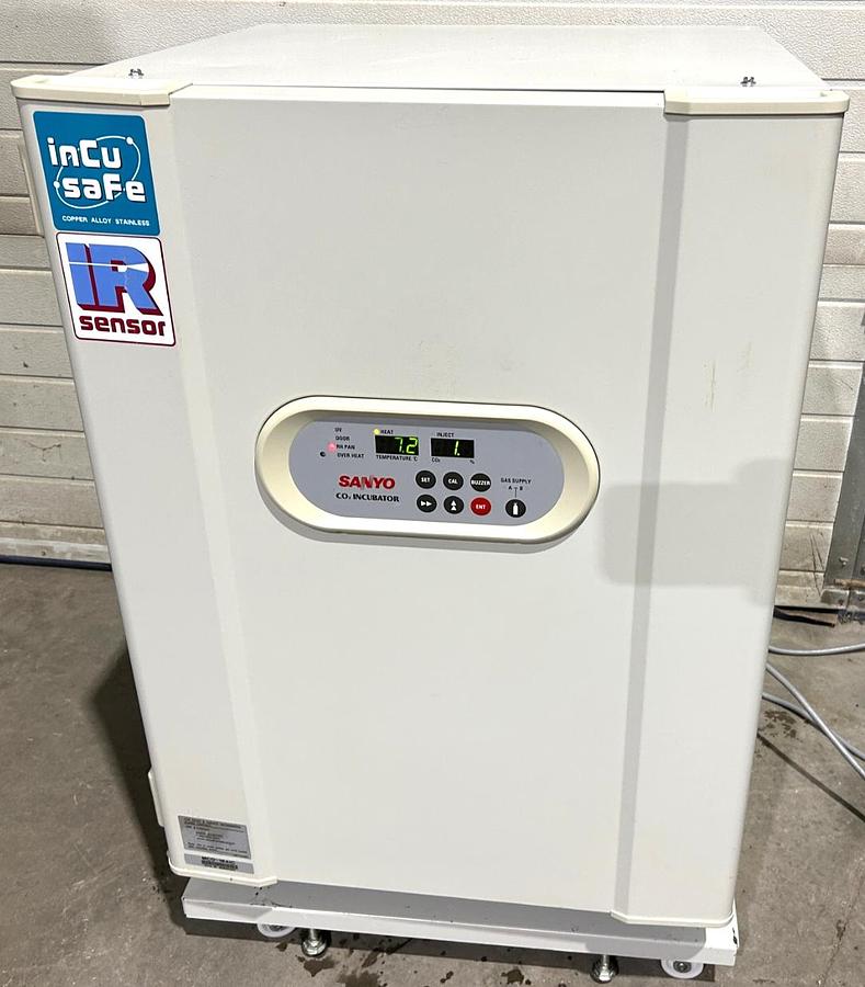 Used Sanyo MCO-18AIC CO2 Incubator (6 Cu-Ft)