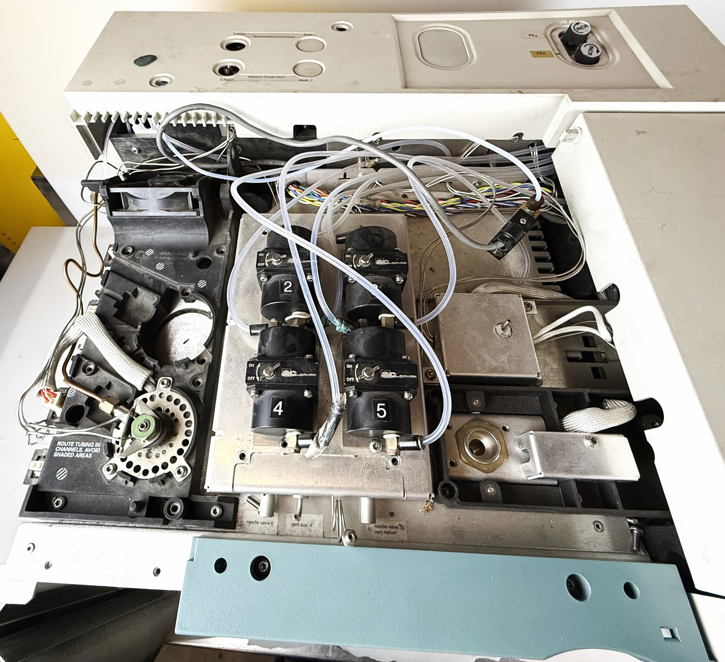 As is Agilent 6890N (G1530N) Network GC System