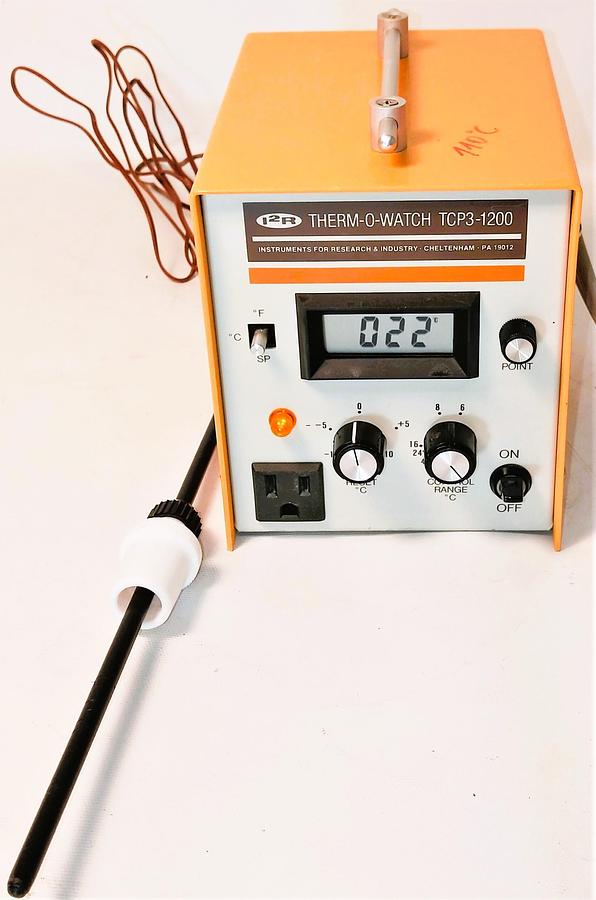 Used I2R Therm-O-Watch TCP3-1200 Digital Temperature Controller