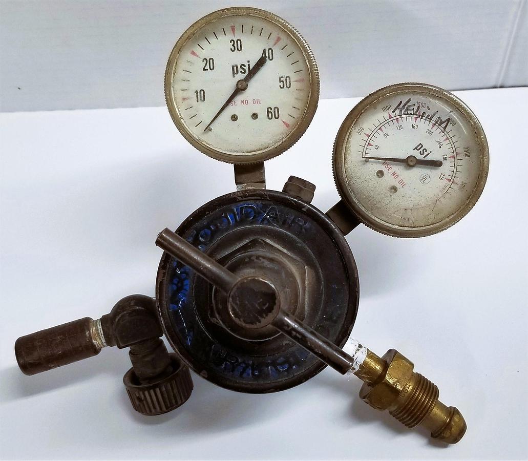 Used Liquid Air Helium Brass Regulator (CGA 580)