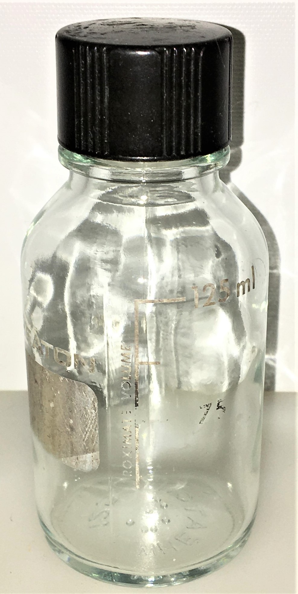 Used Wheaton 219755 Graduated Media Bottle with Screw Cap - 125mL