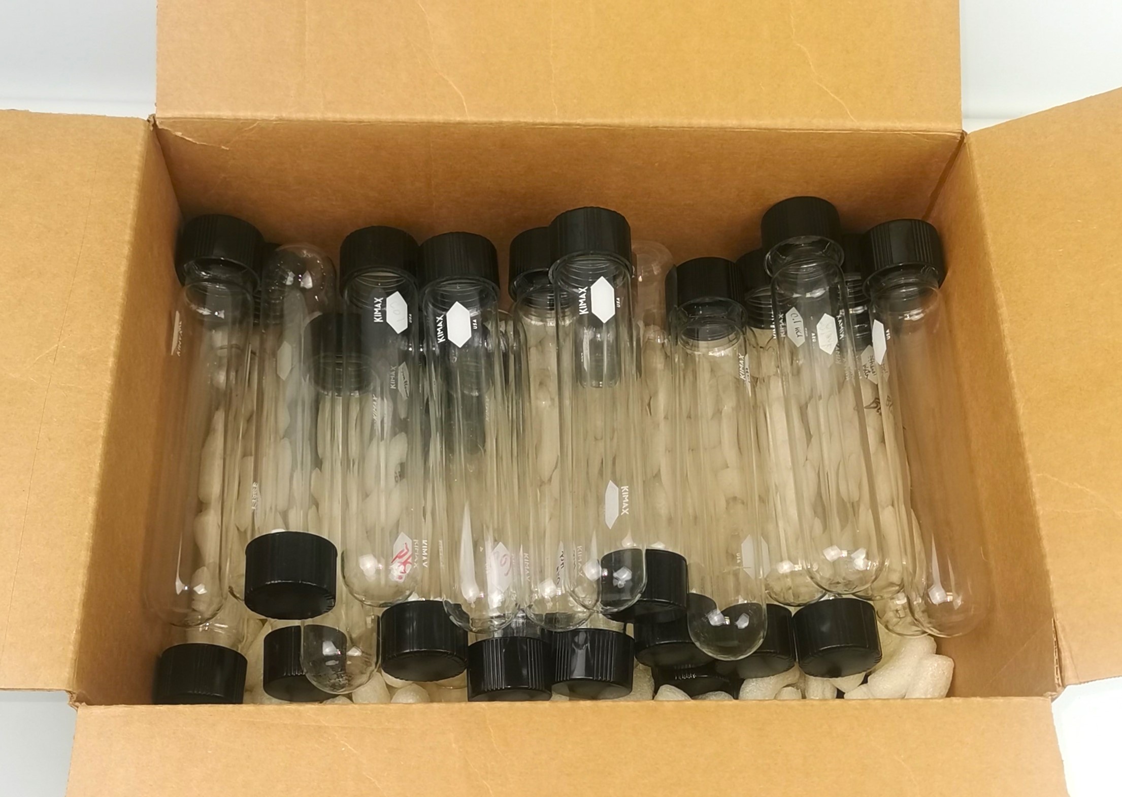 Used Kimble 45066-38200 KIMAX Culture Tubes with Caps - 160 mL (Box of 35)