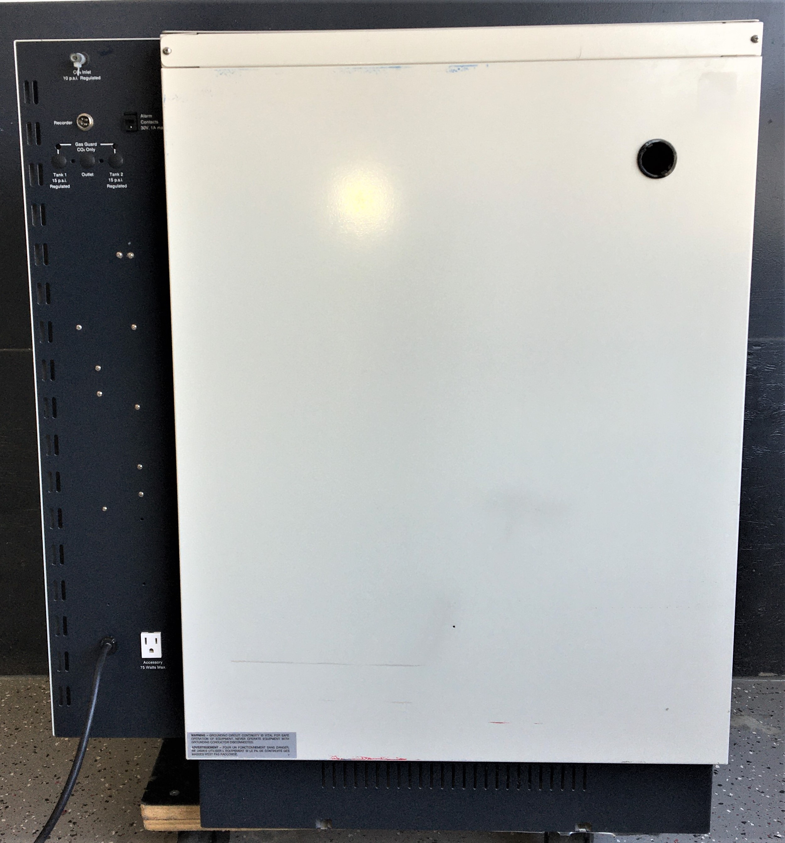 Used Fisher Isotemp 546 Water-Jacketed CO2 Incubator - 6.1 Cu-Ft