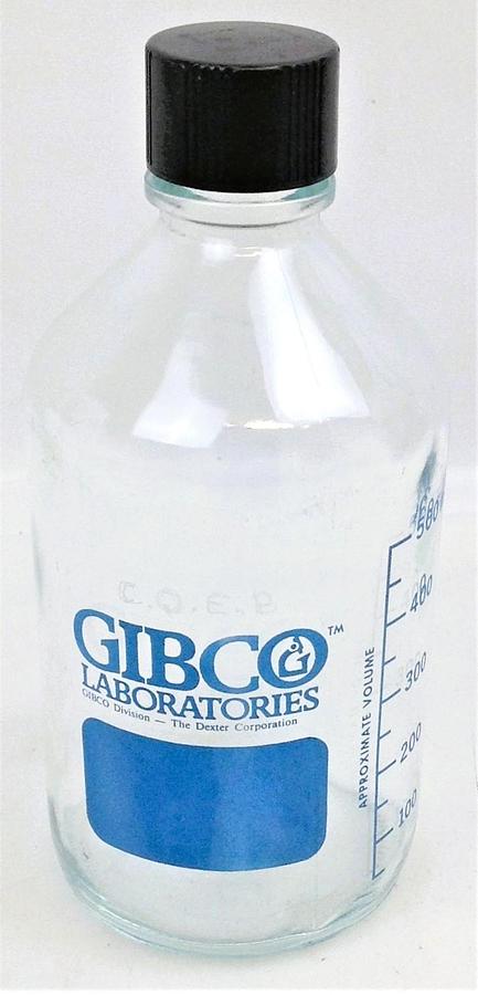 Used Wheaton 219759 (or Equivalent) Graduated 500mL Media Bottle with Screw Cap