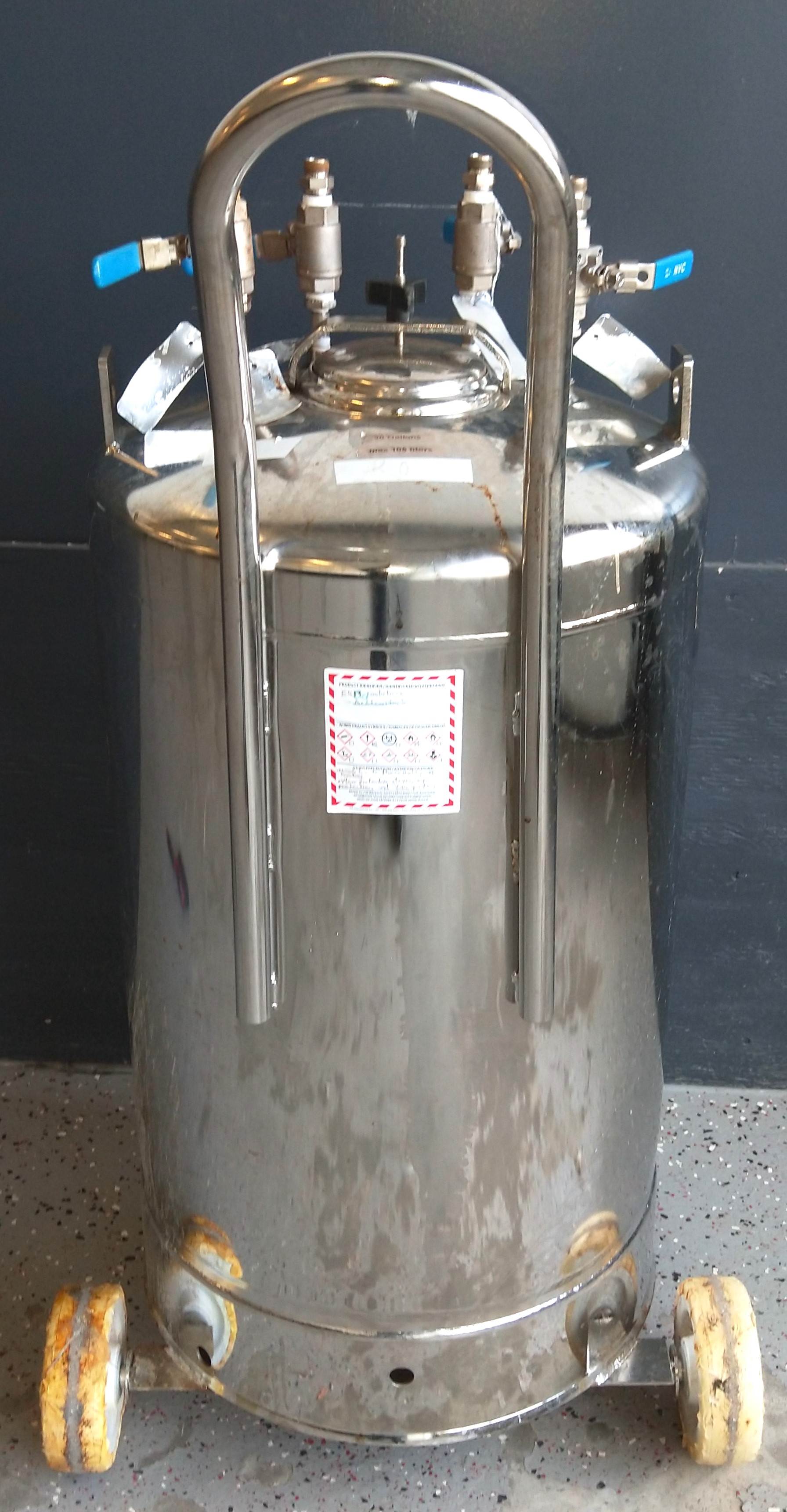 Used Pressurized Mixing-Storage Vessel (105 L / 30 Gallon)