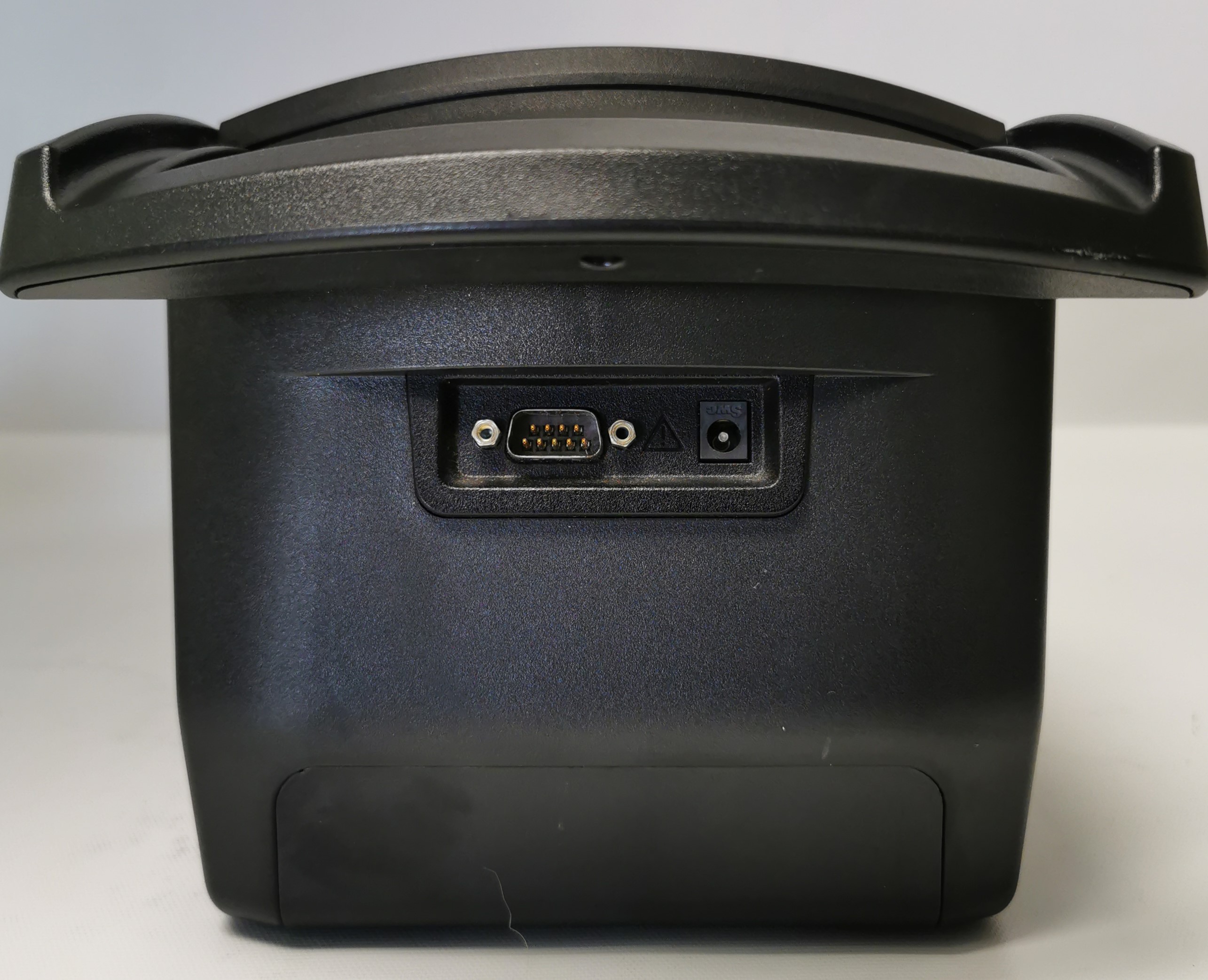 Used Hach DR/2400 Portable Spectrophotometer (400 to 880nm)