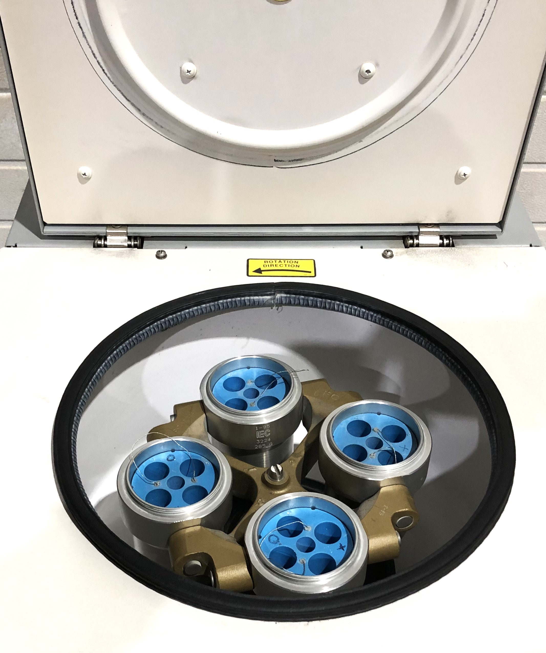 Used IEC Centra MP4R Refrigerated Centrifuge with IEC 224 Rotor and Accessories - 4 x 50mL