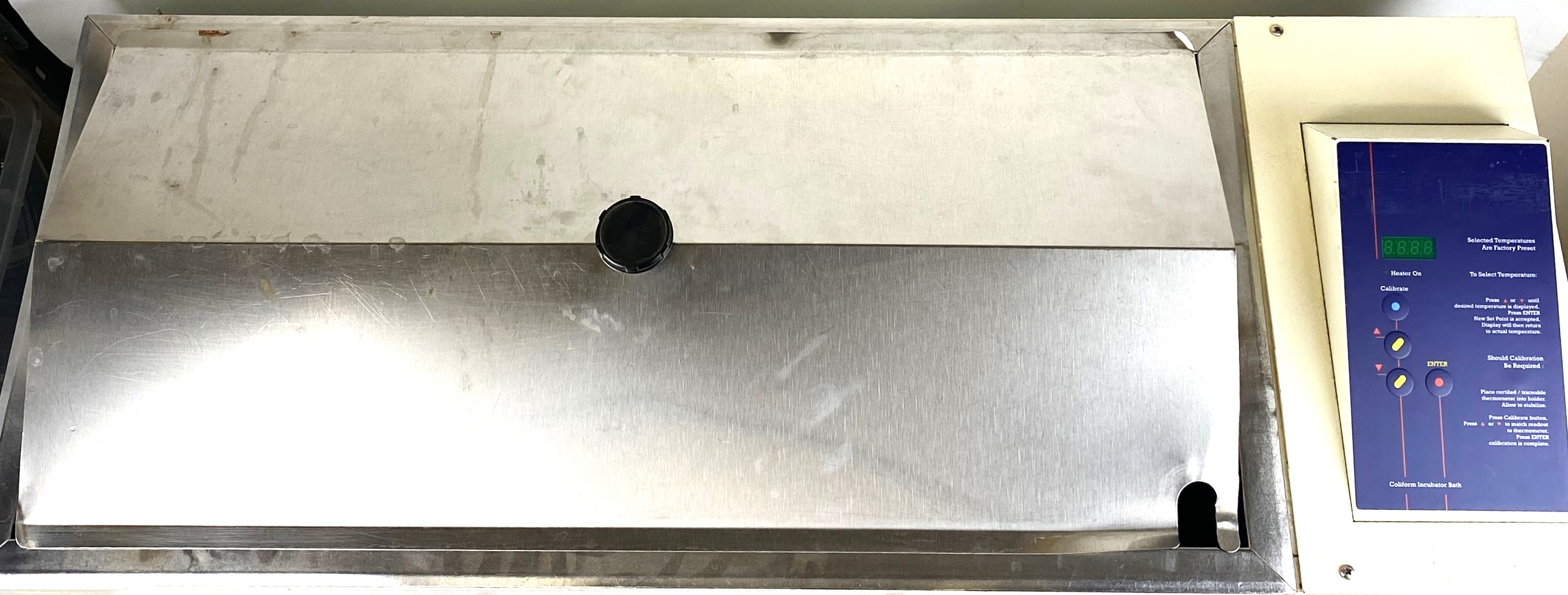 Used Precision 253 (51221033) Coliform Bath with Gabled Lid (34.5L)