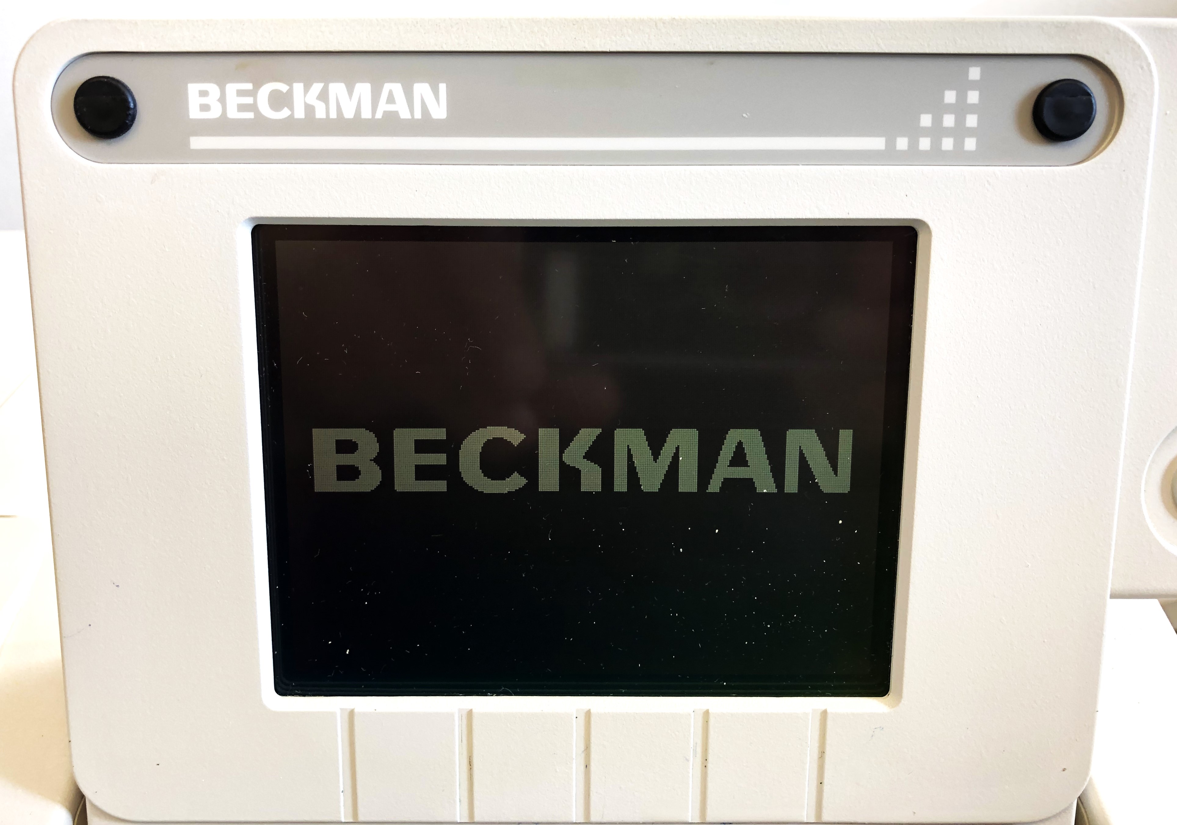 Used Beckman DU-520 UV-Visible Spectrophotometer (190 to 1100 nm)