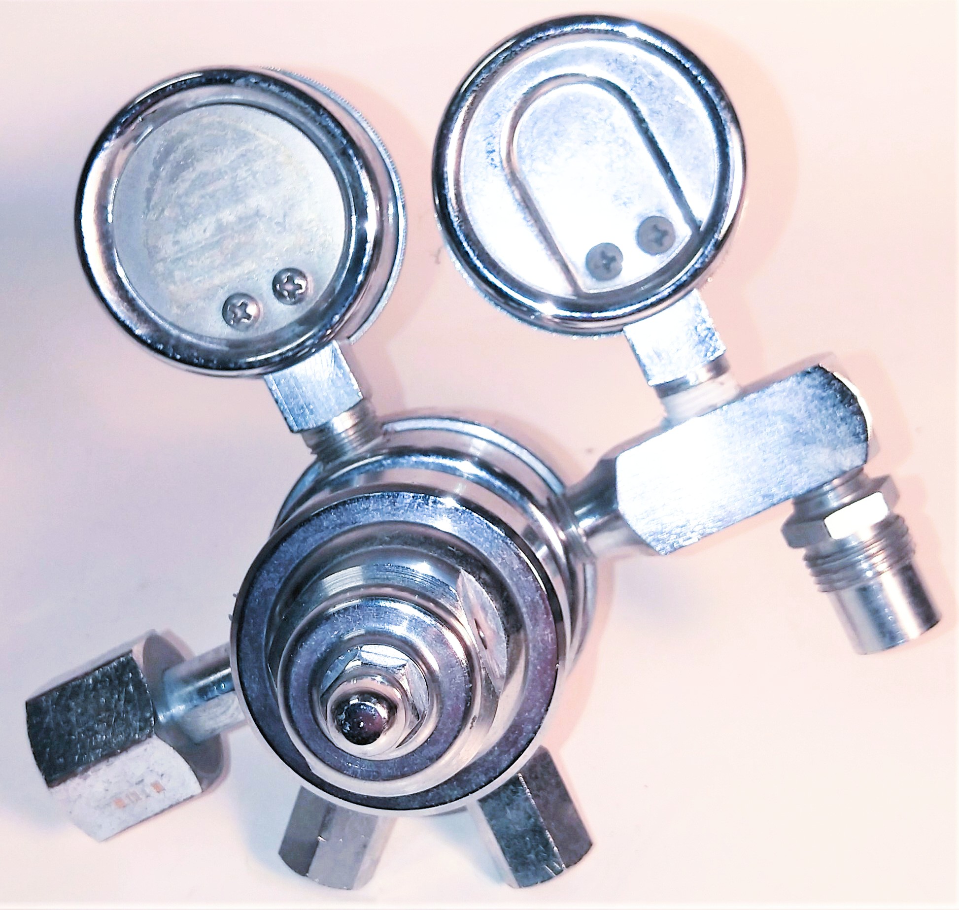 Used Veriflo Dual Stage Pressure Regulator (CGA 540)