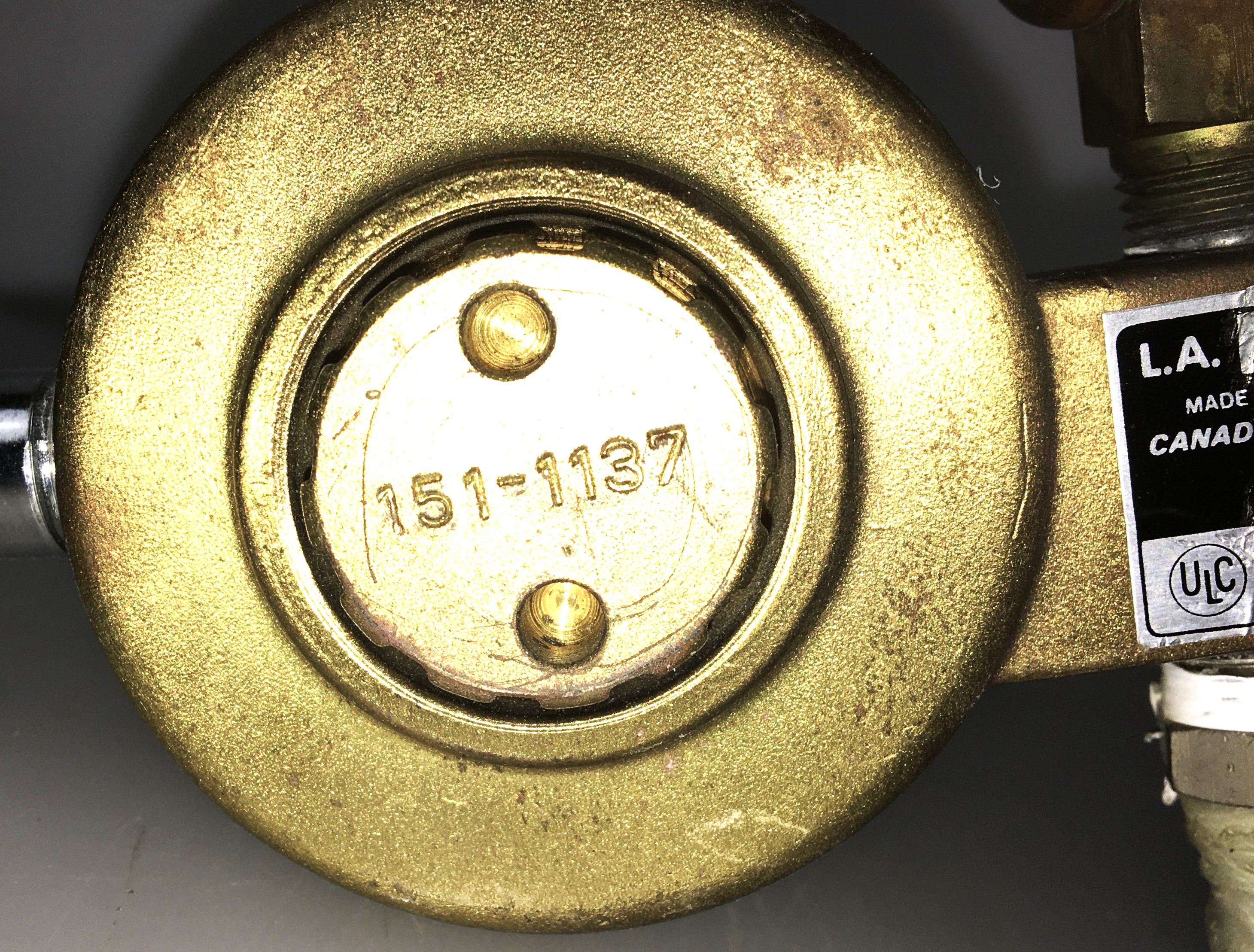 Used Liquid Air 151-1137 Brass Carbon Dioxide Regulator (CGA 500)