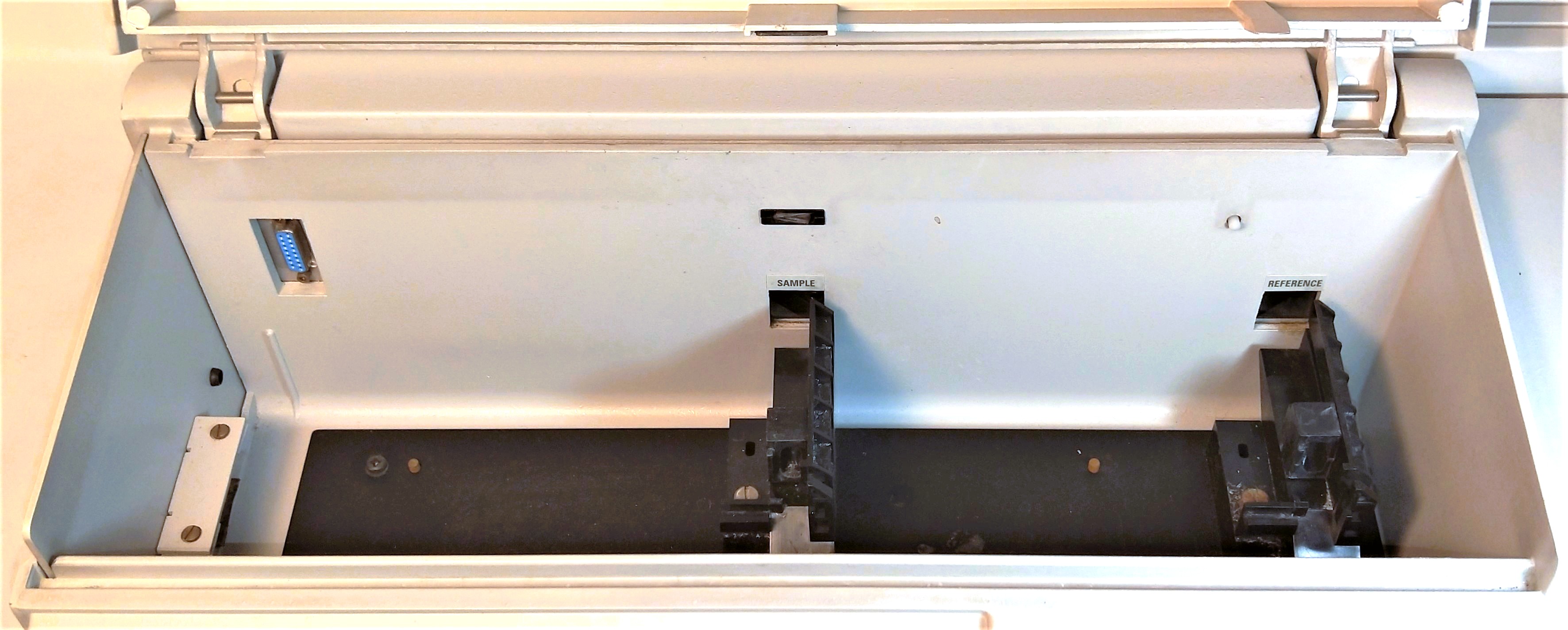 Used ATi Unicam UV4-200 UV-Visible Spectrophotometer (190 to 900nm) - FOR PARTS