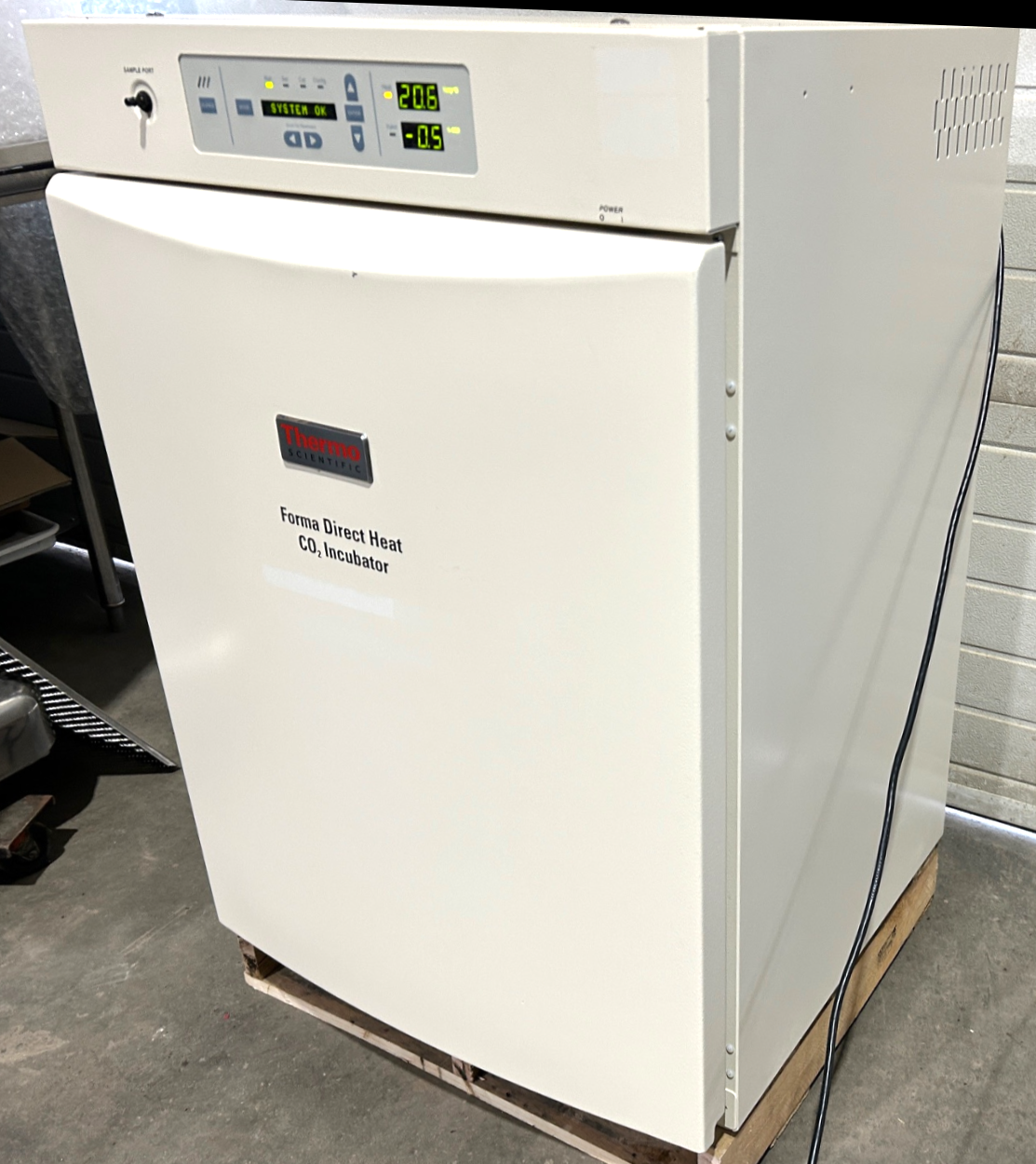 Used Thermo Forma 310 CO2 Incubator (6.5 Cu-Ft)