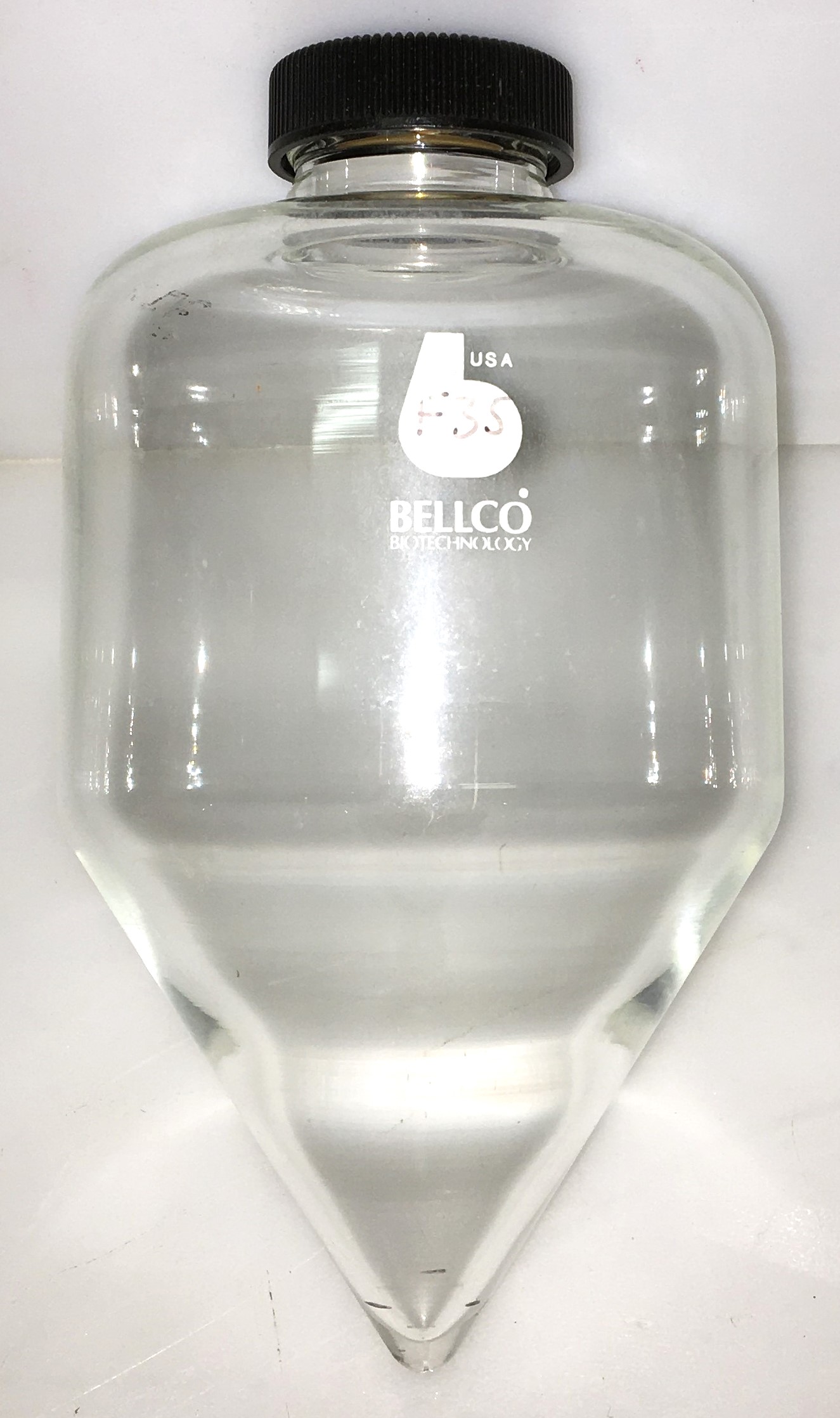 Used Bellco 3045-00600 Centrifuge Bottles with Rack - 590mL (Set of 4)