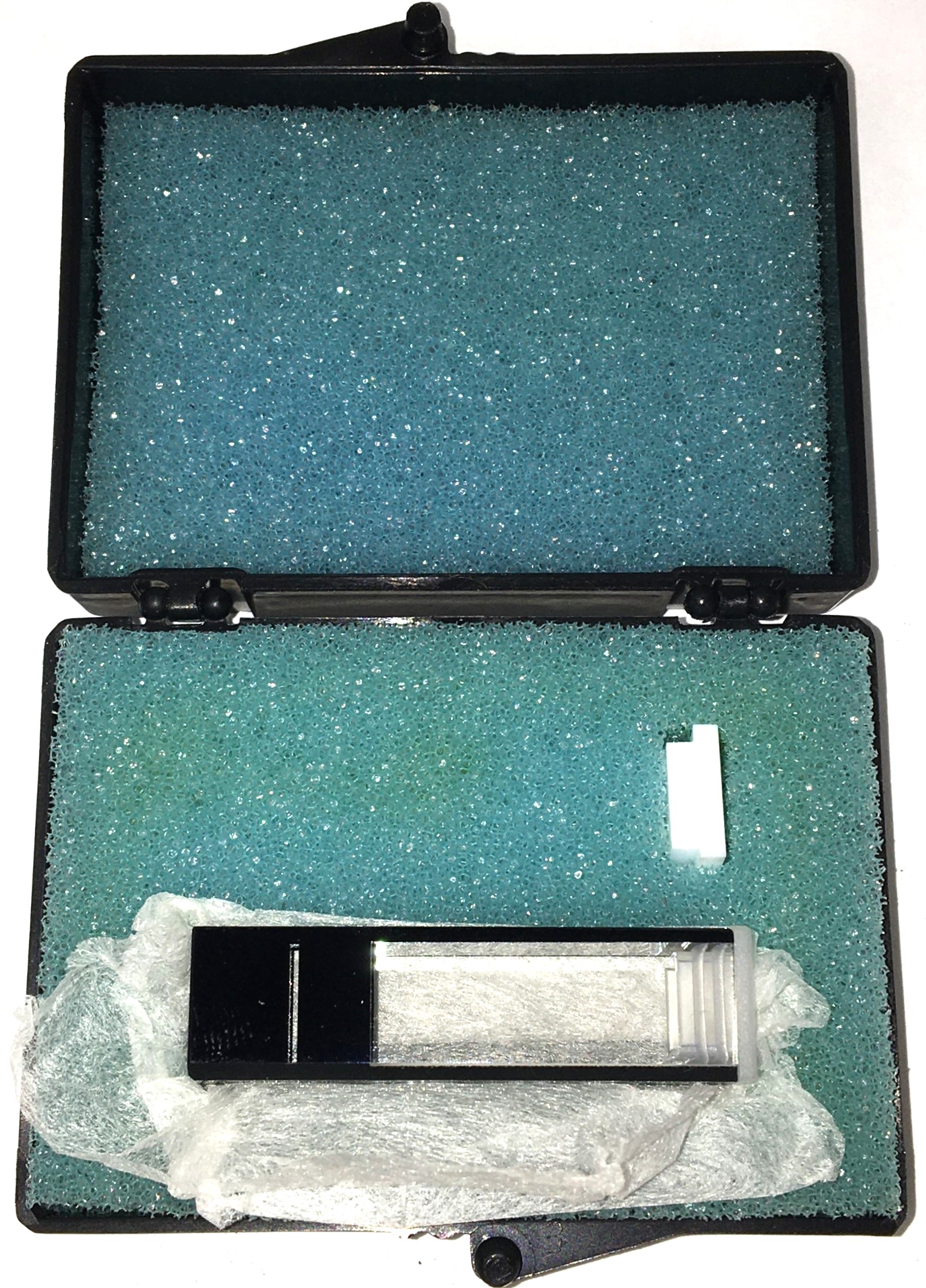 New open box Wyatt WMCW MicroCuvette Kit and Flow Cell Accessory Kit