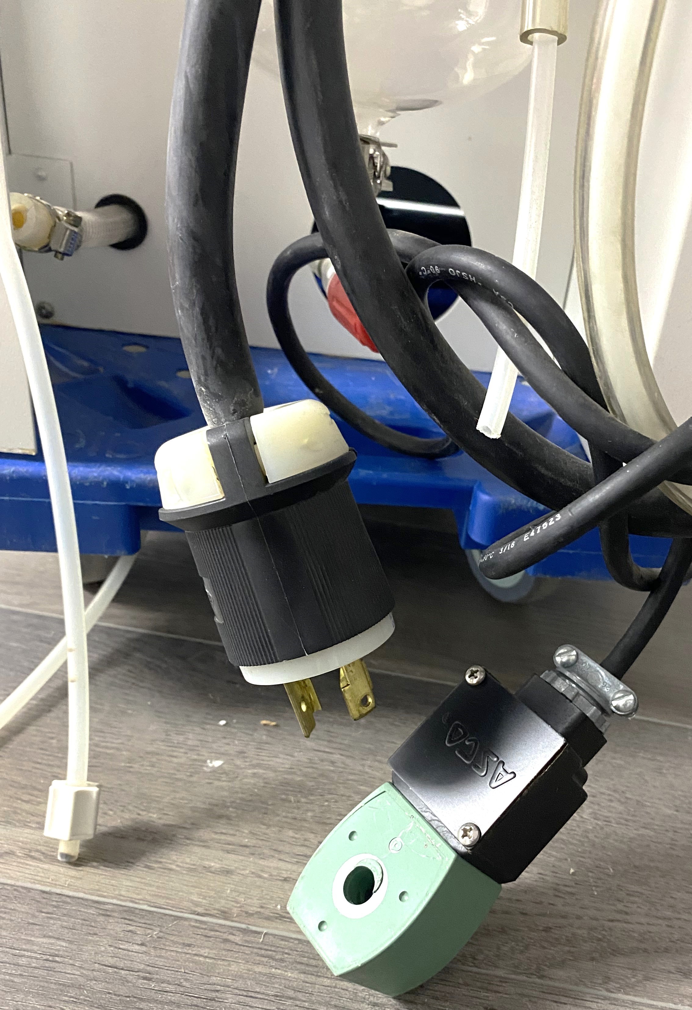 Used Barnstead/Thermolyne Mega-Pure MP-6A Water Still (6L/hr)