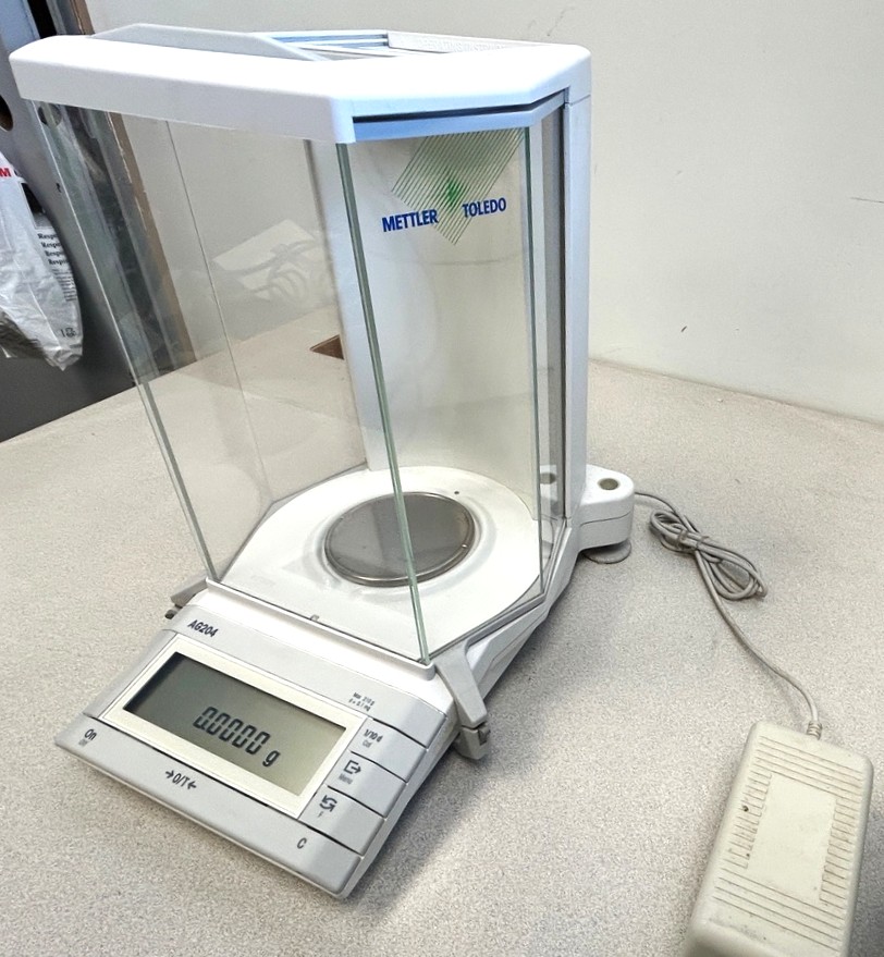 Used Mettler Toledo AG204 Analytical Balance (210g x 0.0001g)