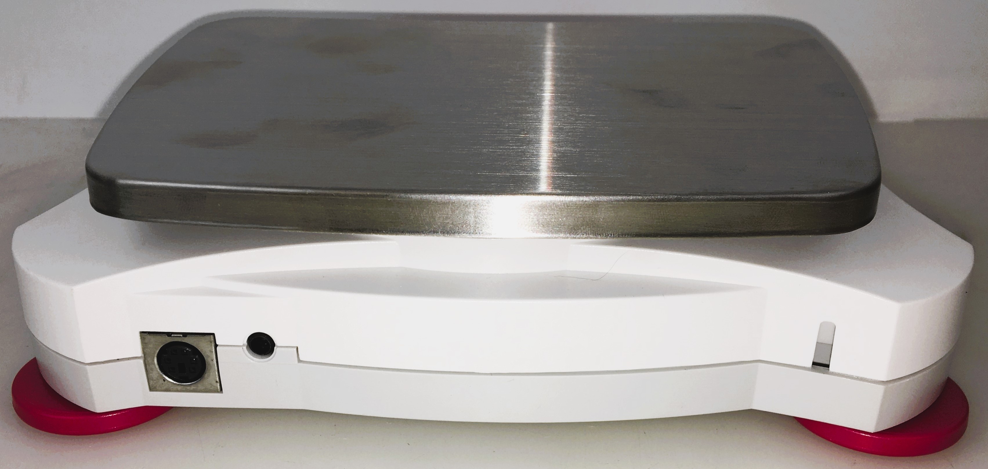 New Open Box Ohaus Scout SKX 2201 Portable Balance (2200g x 0.1g)