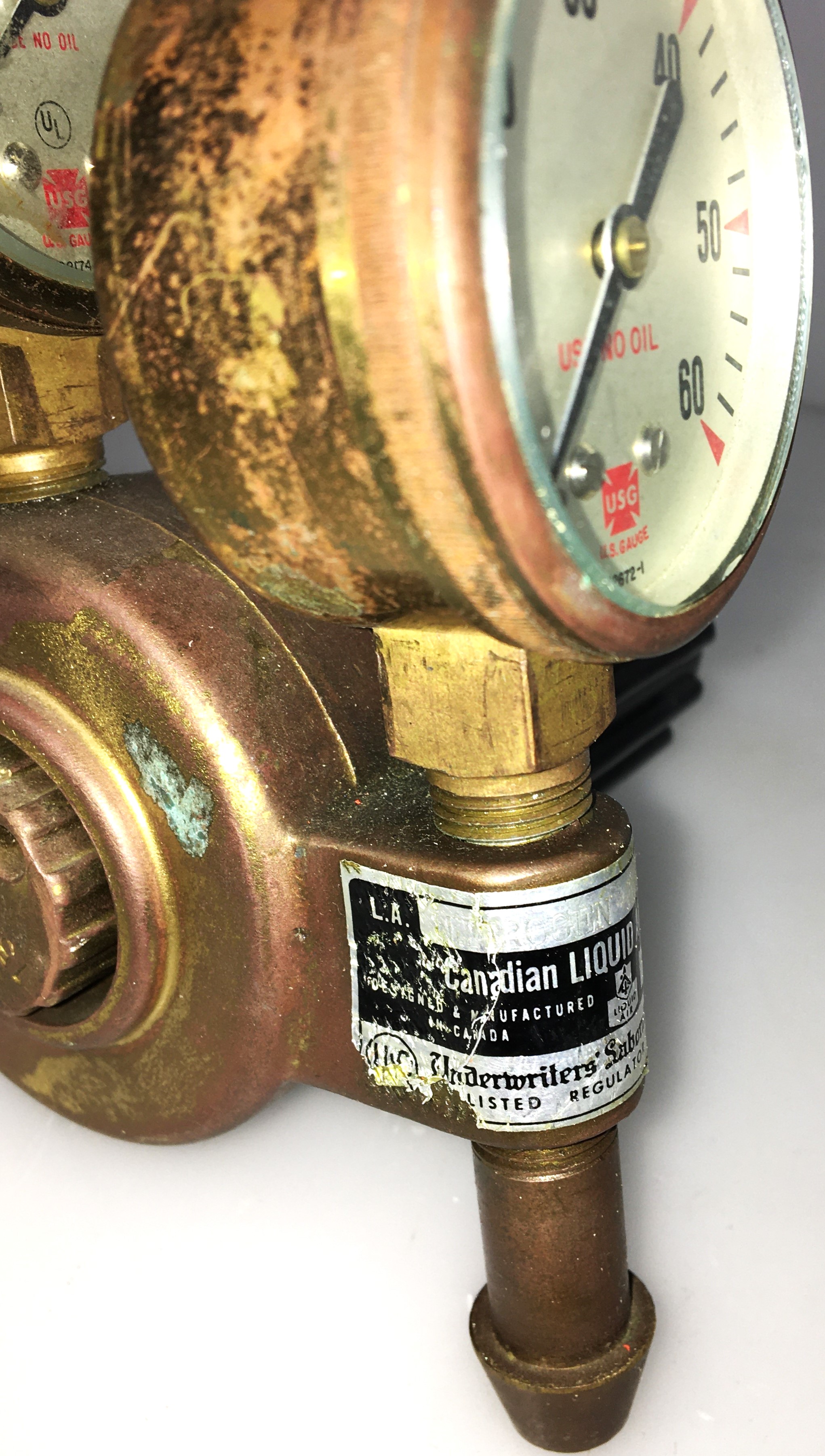 Used Liquid Air 151-1137 Brass Nitrogen Regulator (CGA 580)