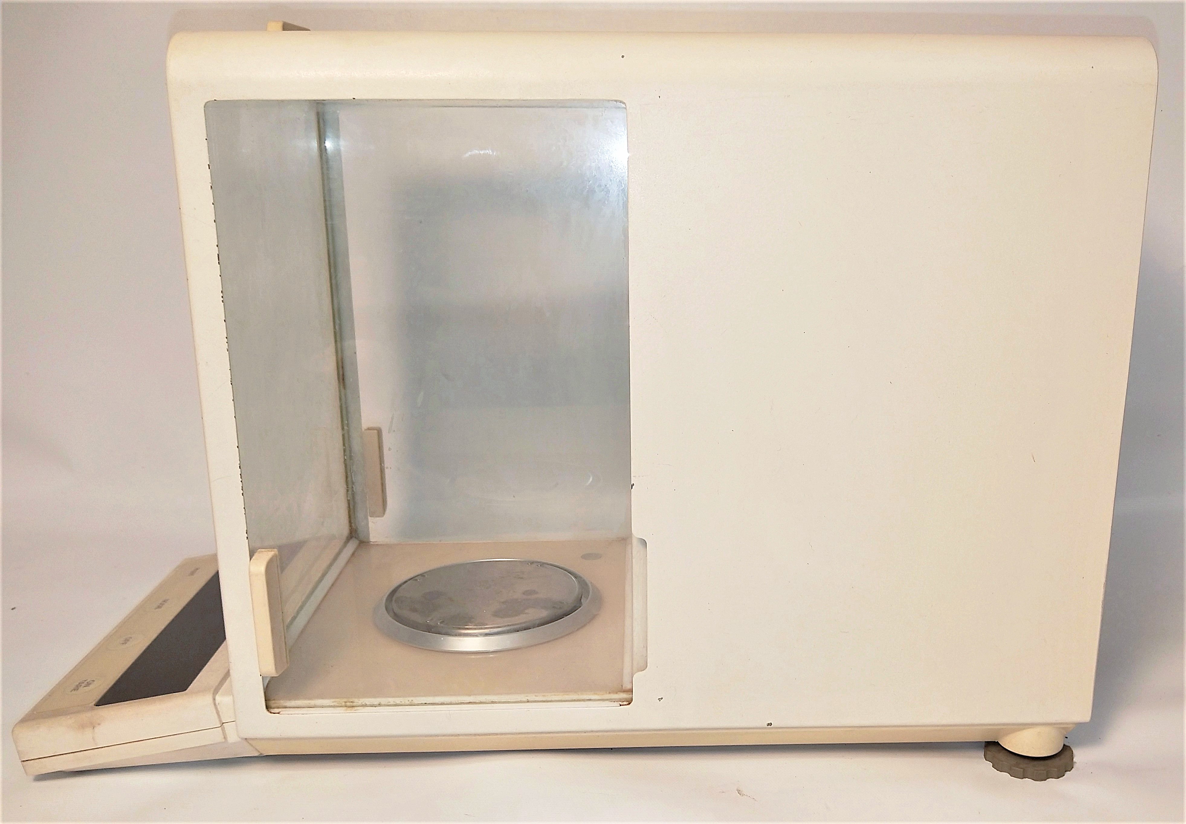 As is Ohaus Analytical Plus AP250D Analytical Balance (210g x 0.1mg) - FOR PARTS